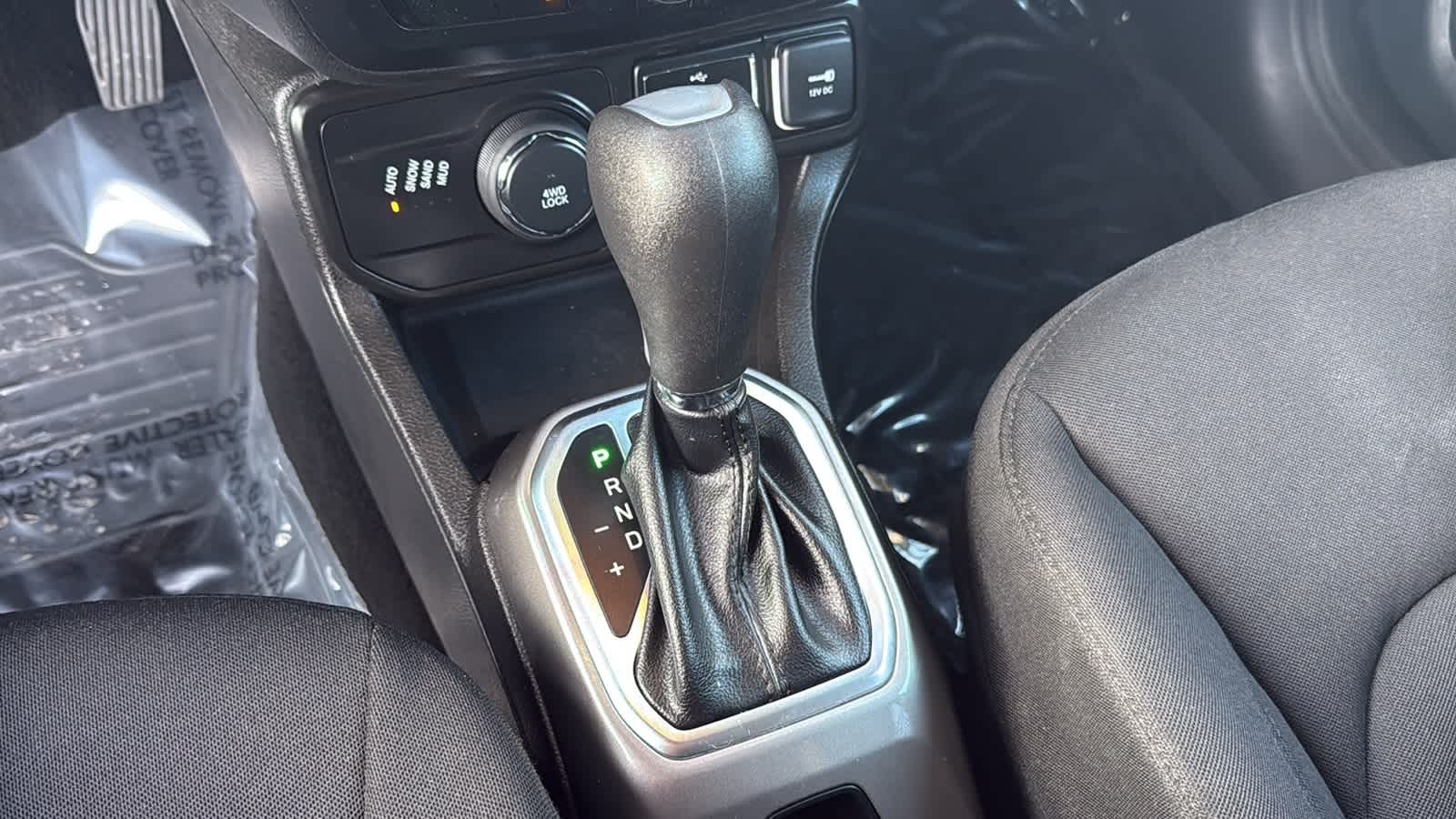 Thumbnail: 2022 Jeep Renegade - 13