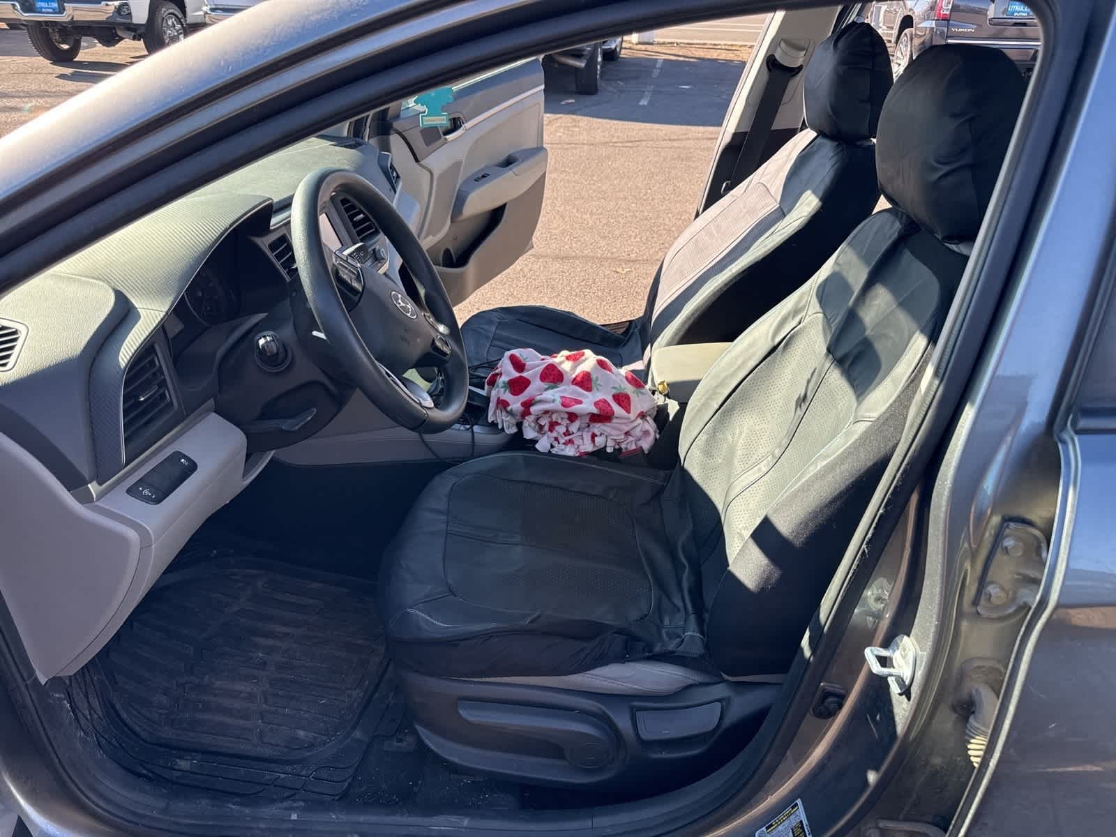 Thumbnail: 2019 Hyundai Elantra - 16