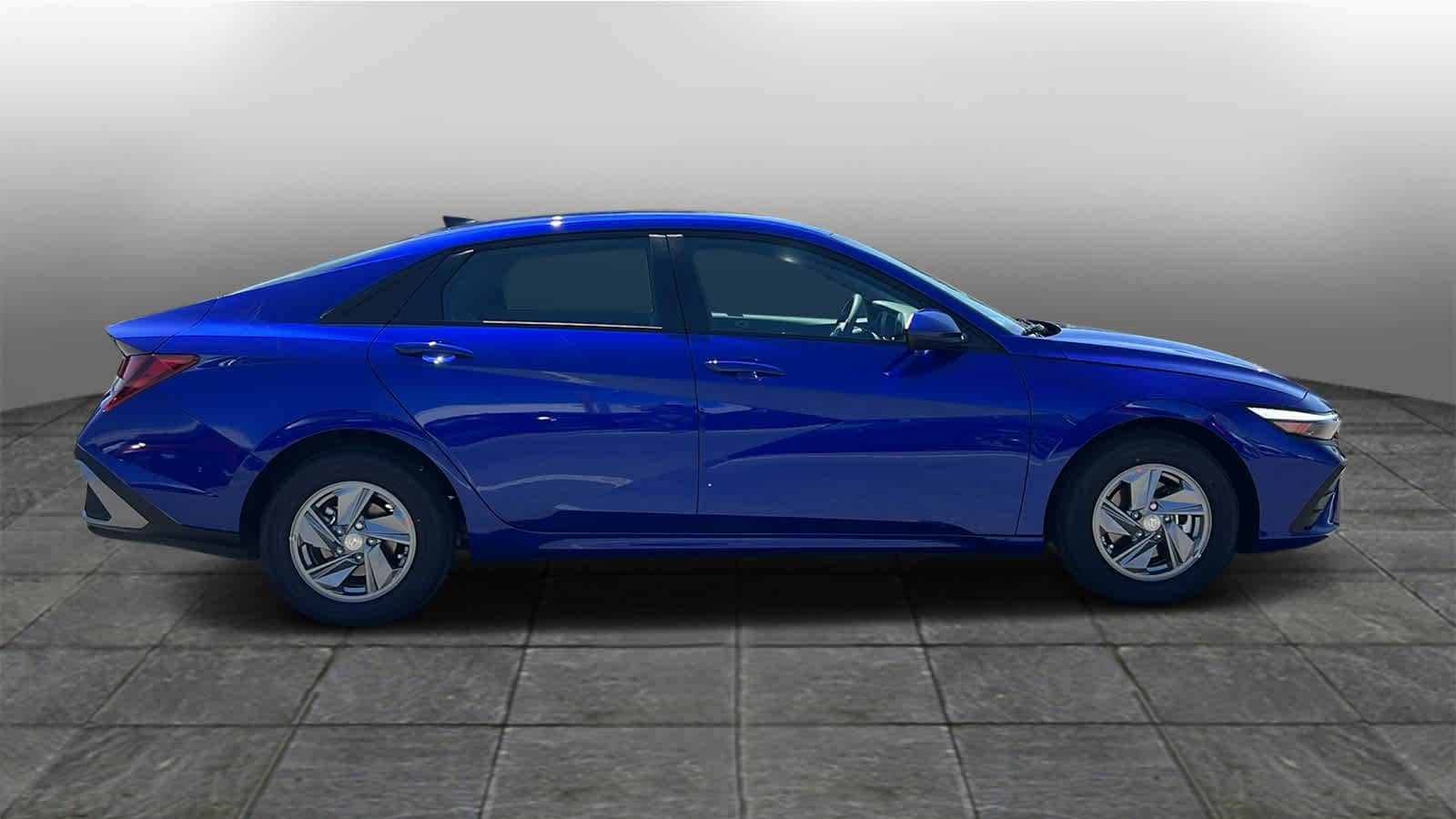 Thumbnail: 2025 Hyundai Elantra - 4