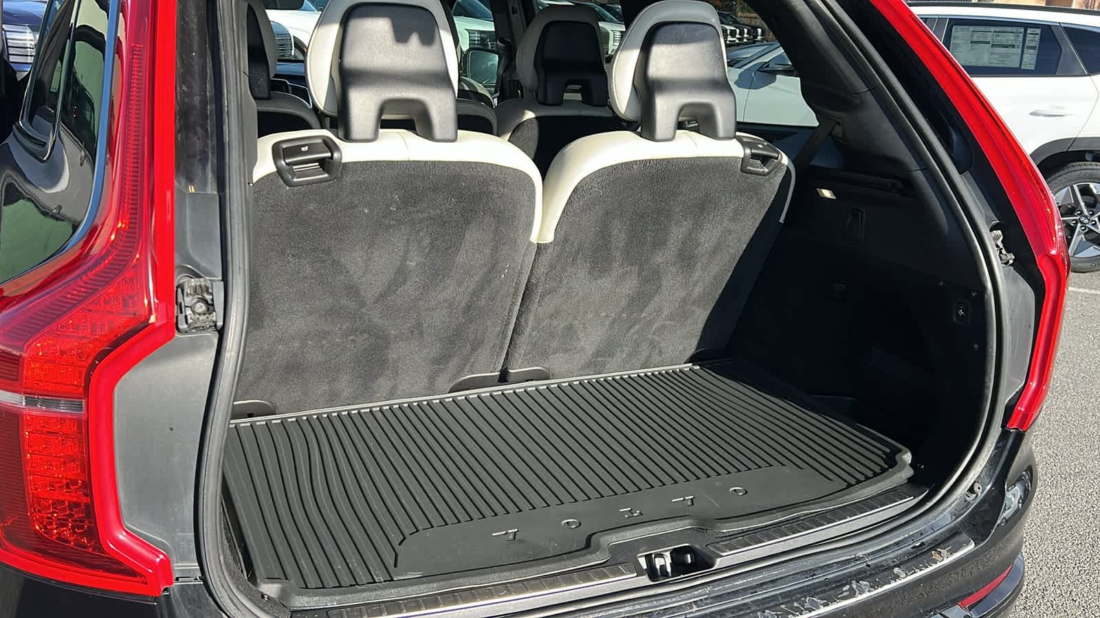 Thumbnail: 2020 Volvo XC90 - 27