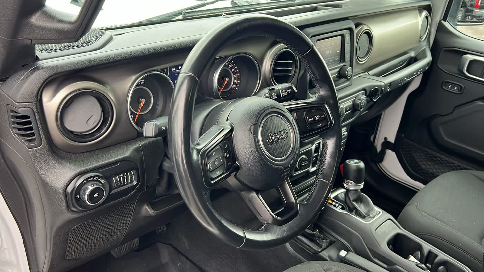 Thumbnail: 2019 Jeep Wrangler - 10