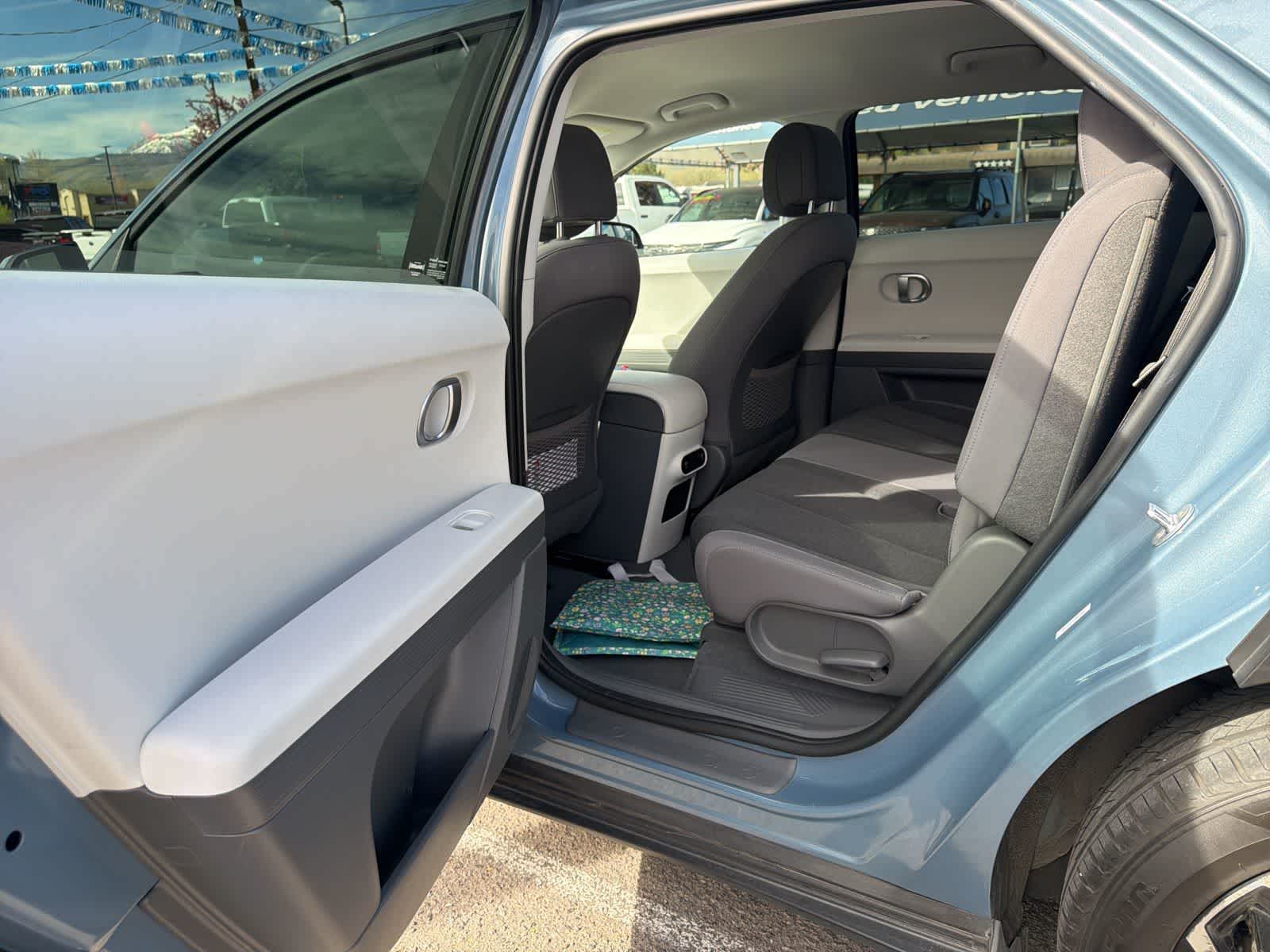 Thumbnail: 2022 Hyundai Ioniq 5 - 16