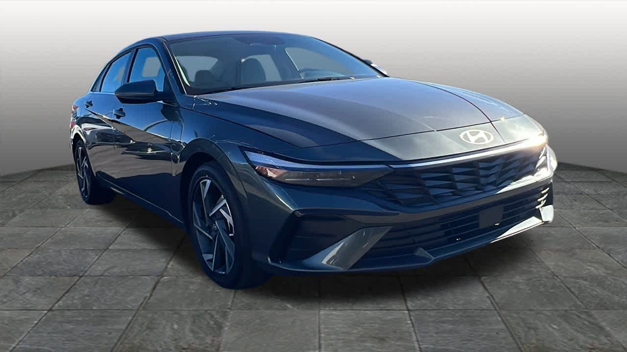 Thumbnail: 2025 Hyundai Elantra - 3