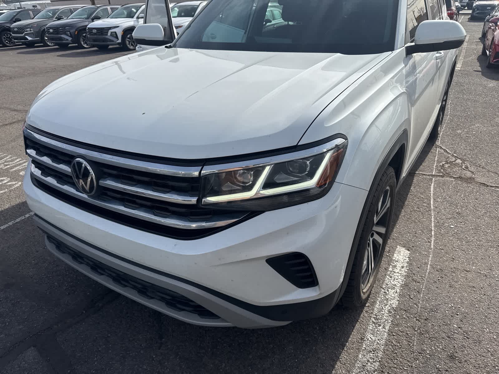 Thumbnail: 2023 Volkswagen Atlas - 1