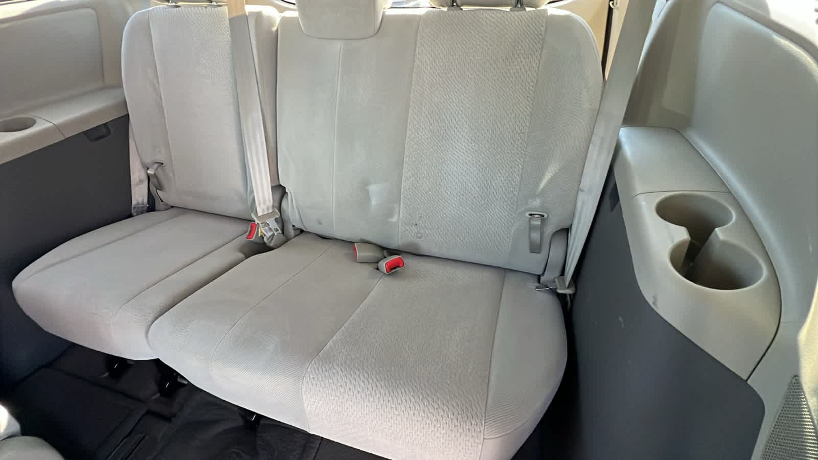 Thumbnail: 2011 Toyota Sienna - 31