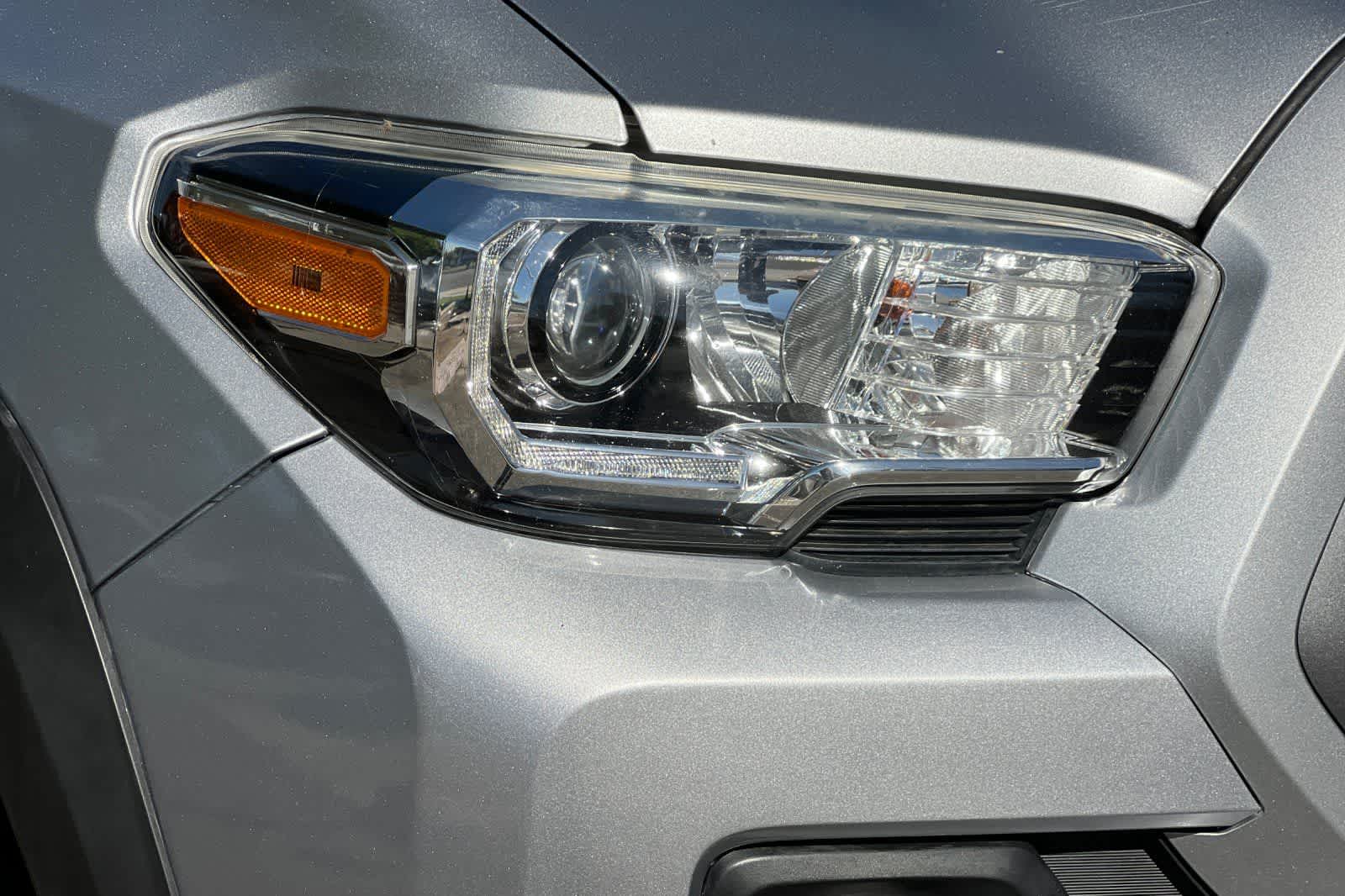 Thumbnail: 2020 Toyota Tacoma - 31