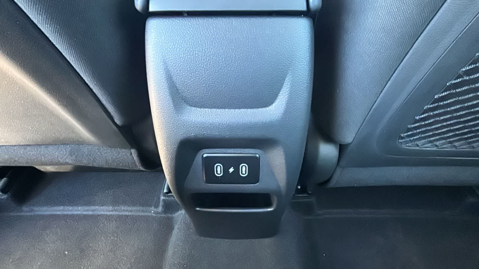 Thumbnail: 2025 Hyundai Venue - 25