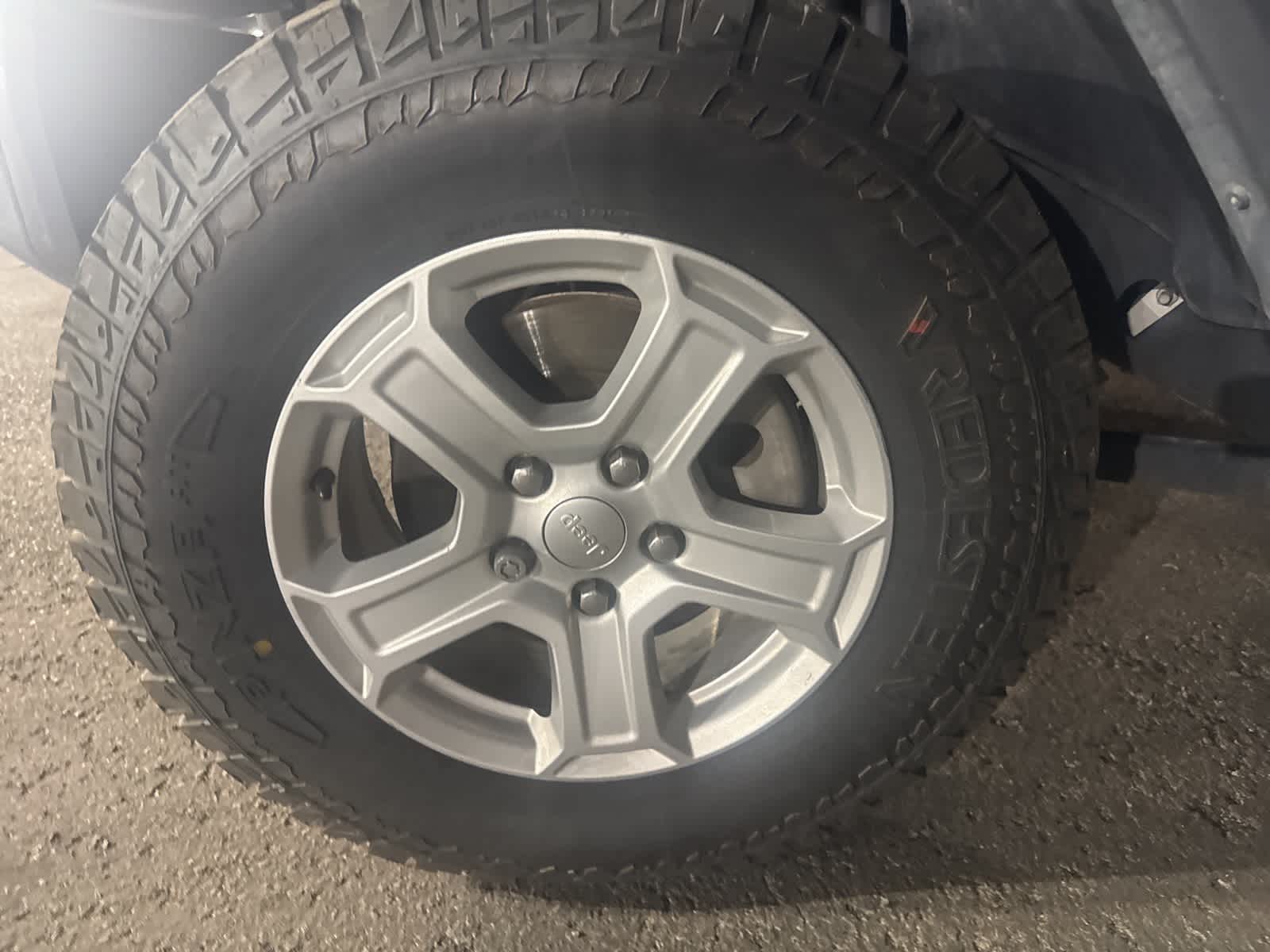 Thumbnail: 2019 Jeep Wrangler - 9