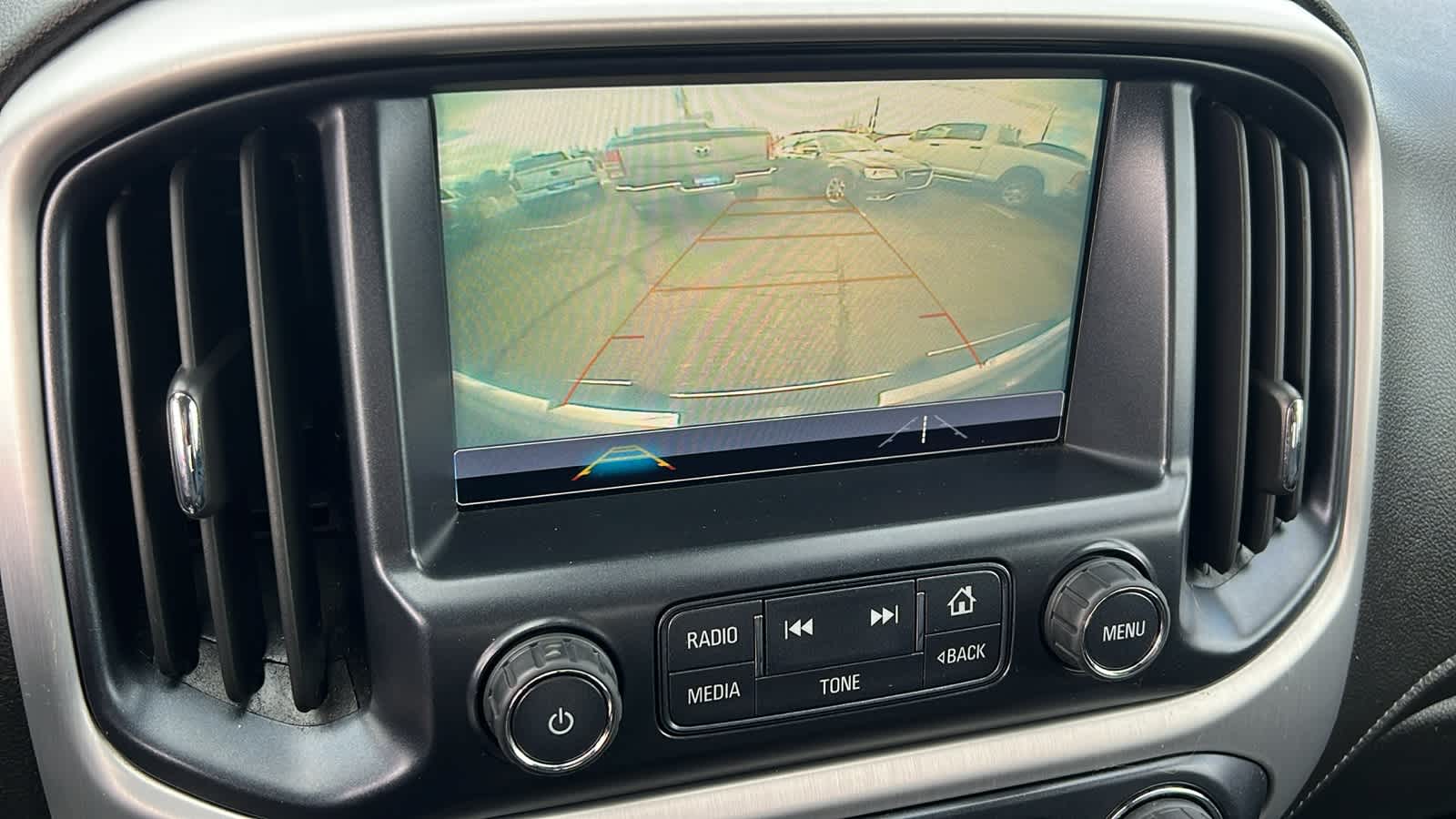 Thumbnail: 2018 GMC Canyon - 16