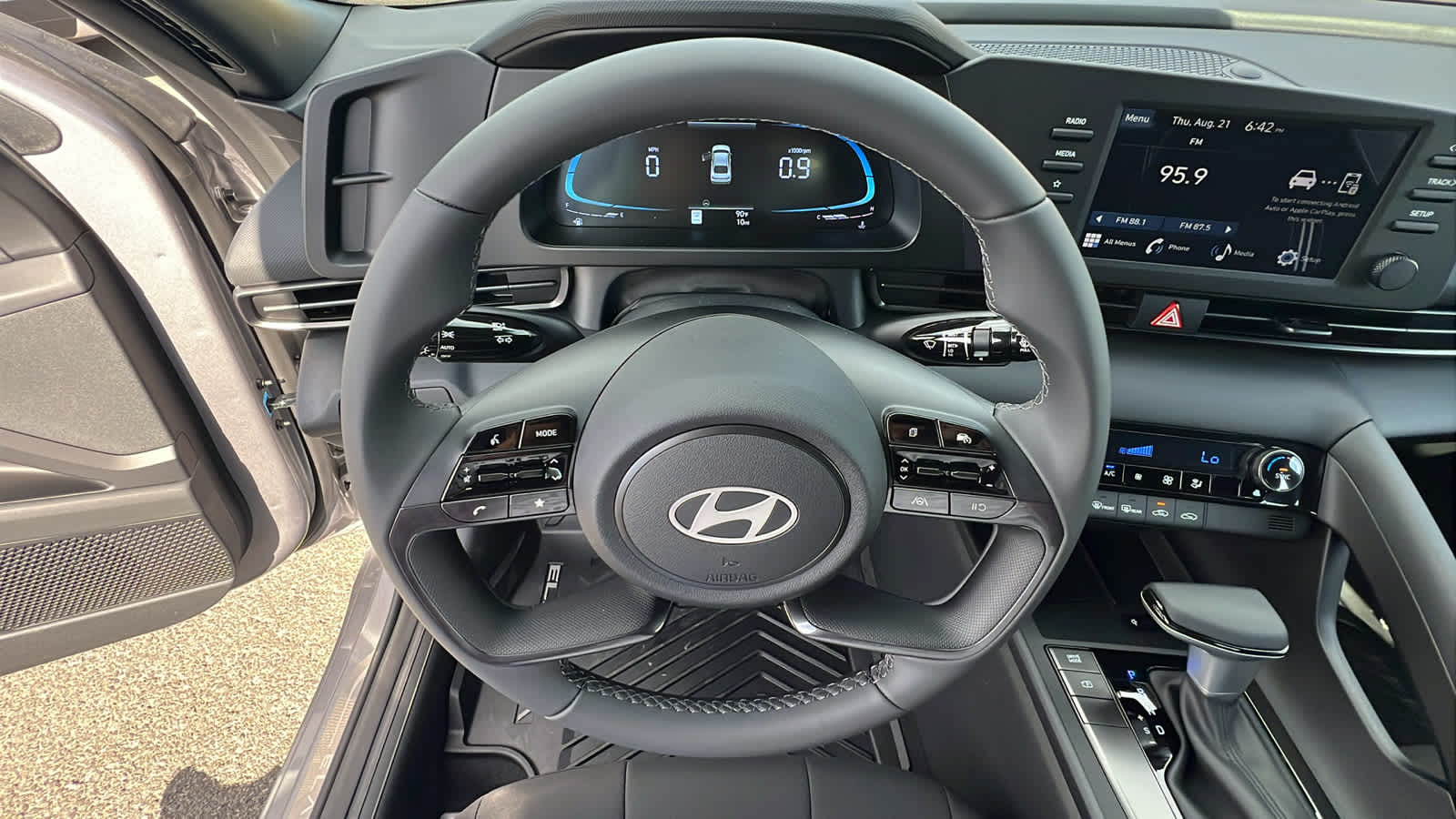 Thumbnail: 2025 Hyundai Elantra - 18