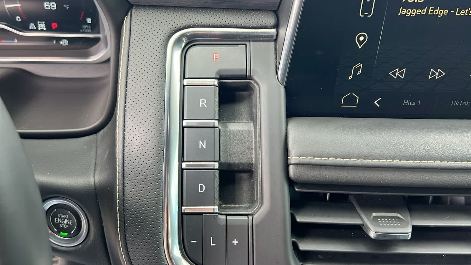 Thumbnail: 2023 GMC Yukon - 13