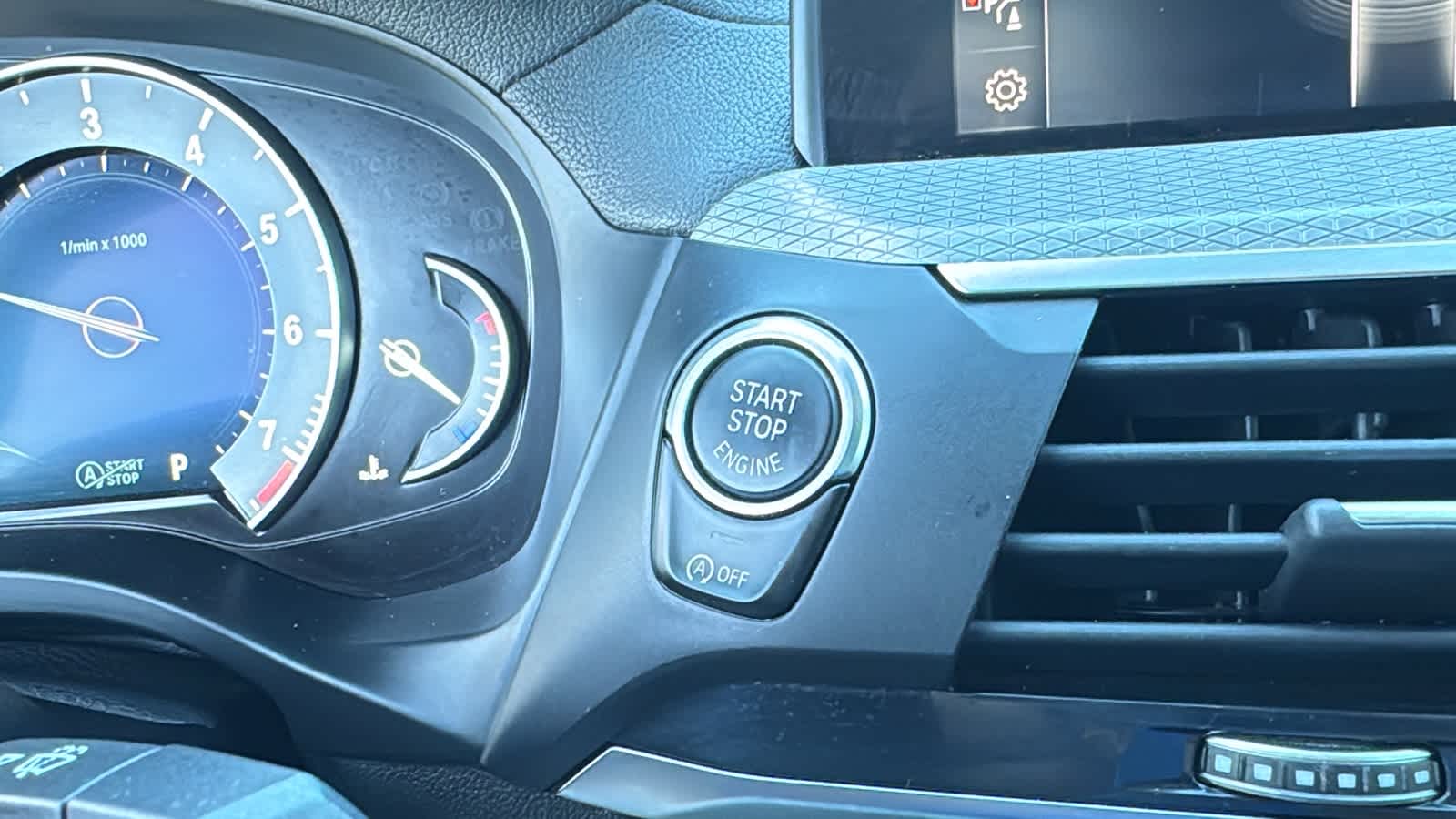 Thumbnail: 2019 BMW X3 - 17