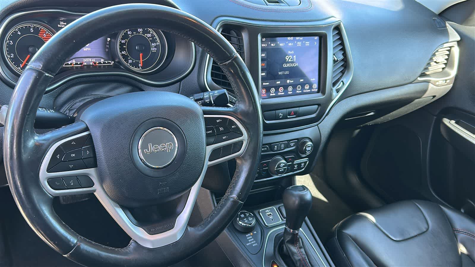 Thumbnail: 2020 Jeep Cherokee - 9