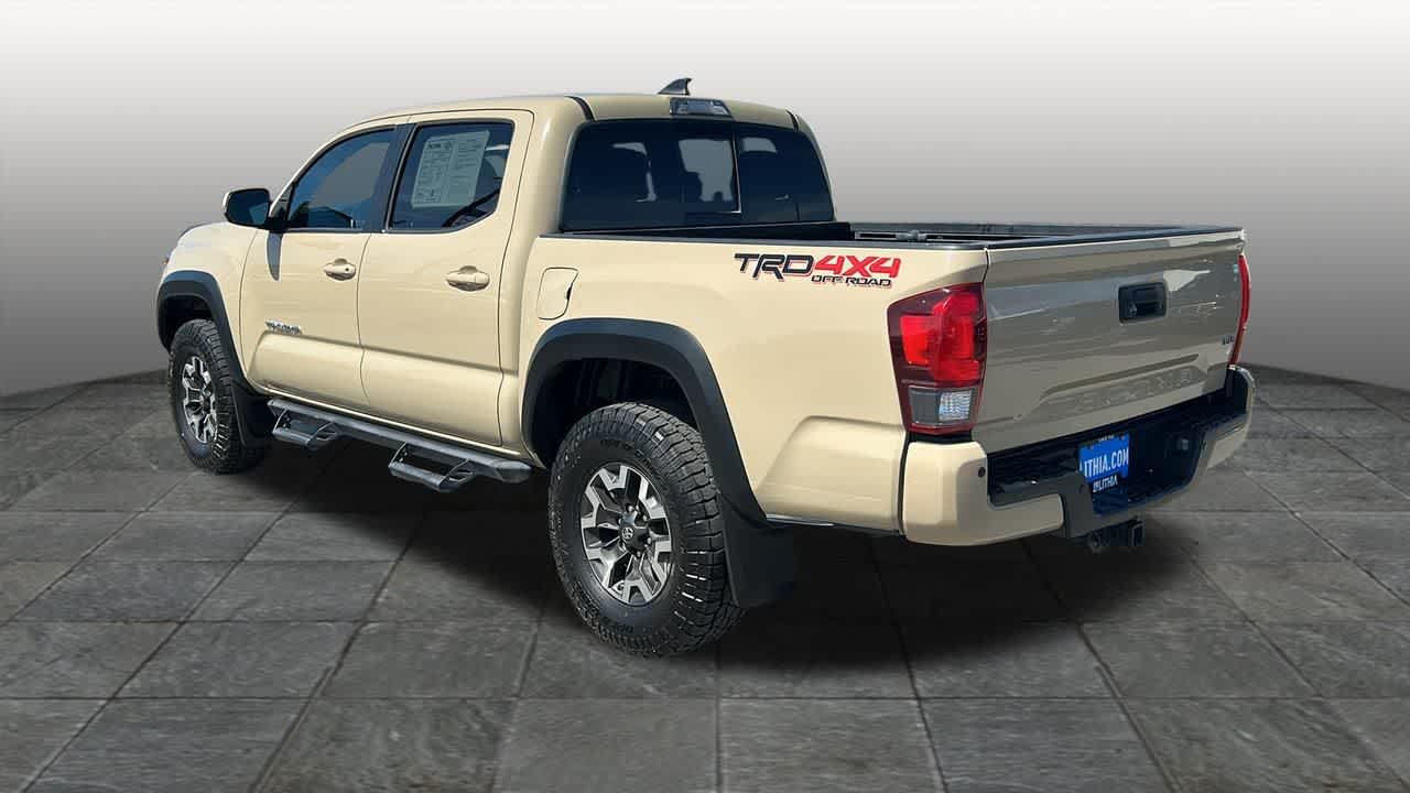 Thumbnail: 2018 Toyota Tacoma - 7