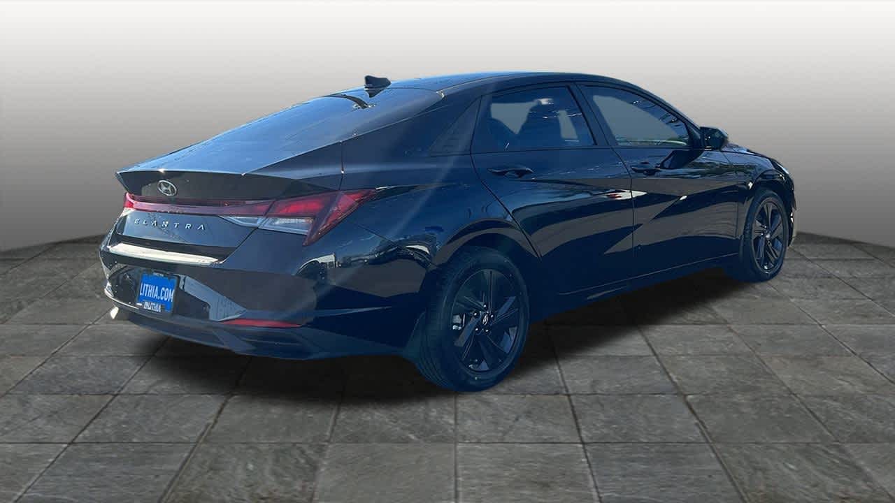 Thumbnail: 2023 Hyundai Elantra - 5