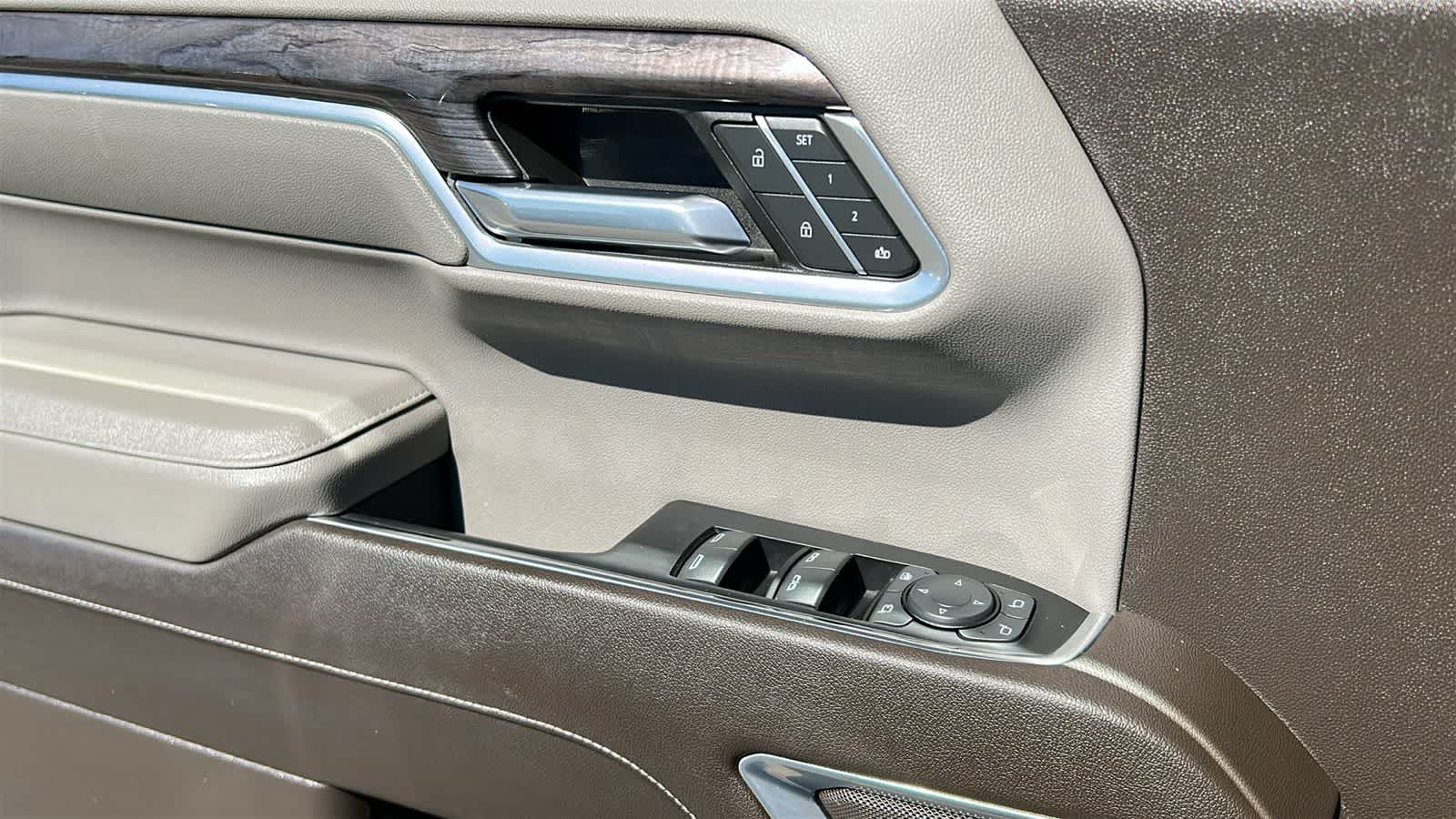 Thumbnail: 2022 Chevrolet Silverado 1500 - 21