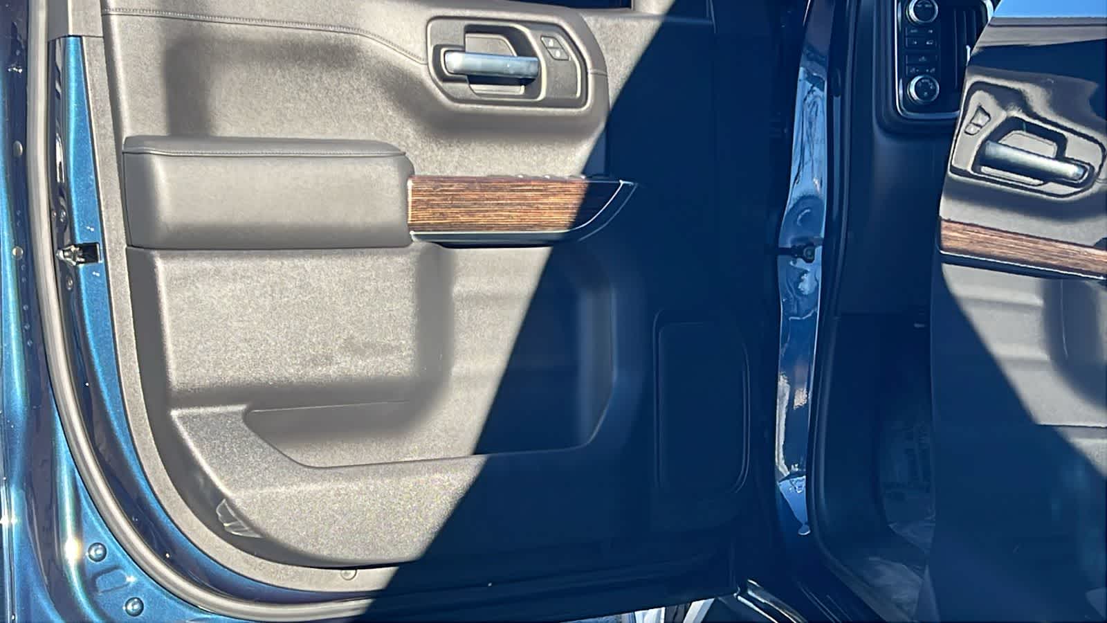 Thumbnail: 2022 GMC Sierra 1500 - 23