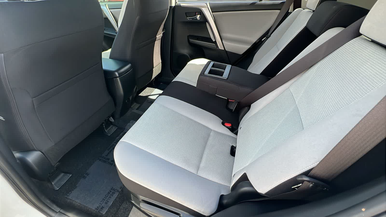Thumbnail: 2018 Toyota RAV4 - 24