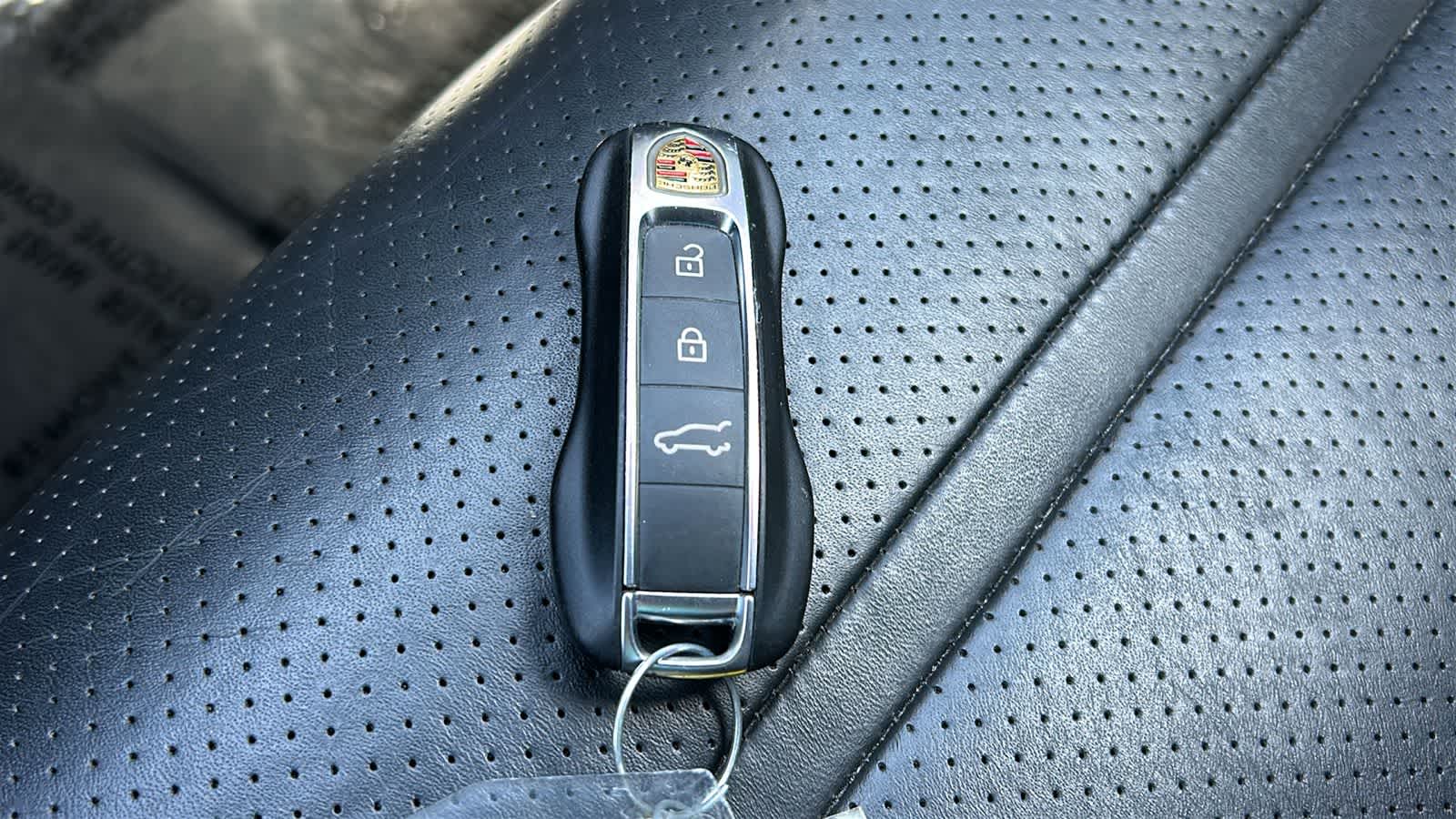 Thumbnail: 2023 Porsche Cayenne - 29