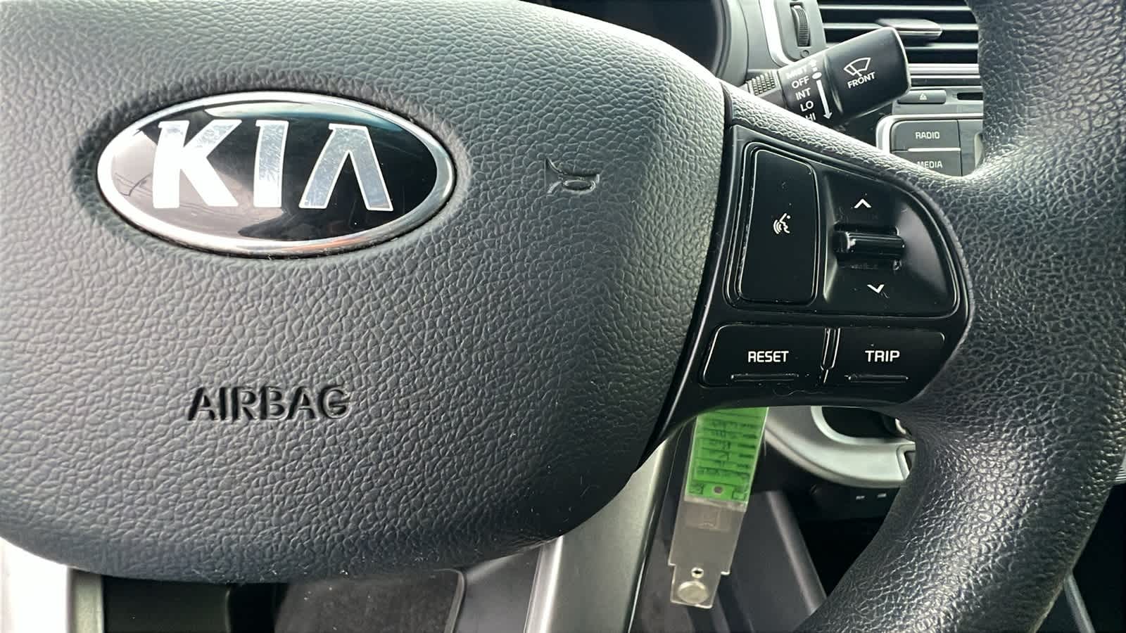 Thumbnail: 2016 Kia Rio - 20