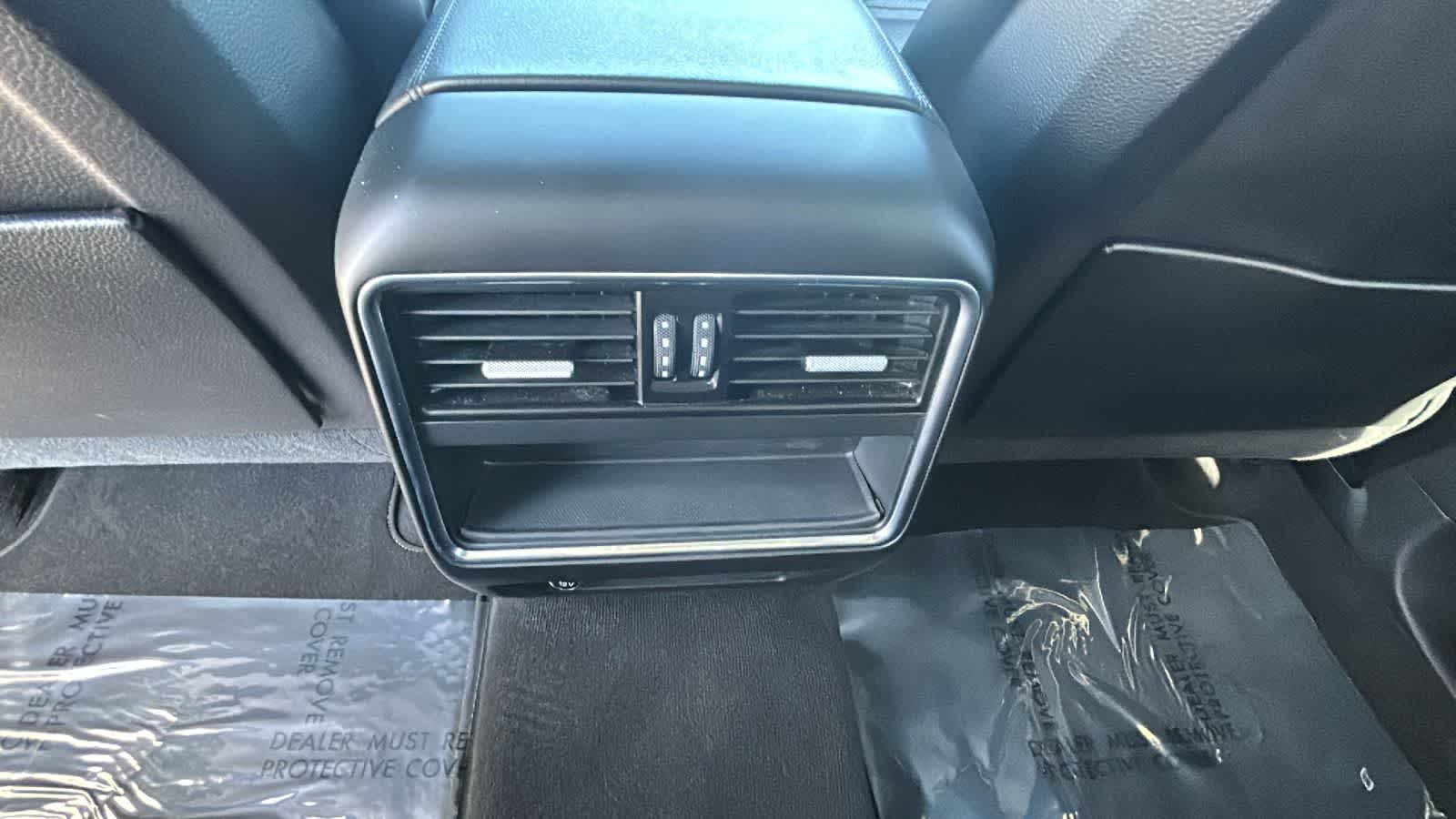 Thumbnail: 2023 Porsche Cayenne - 25