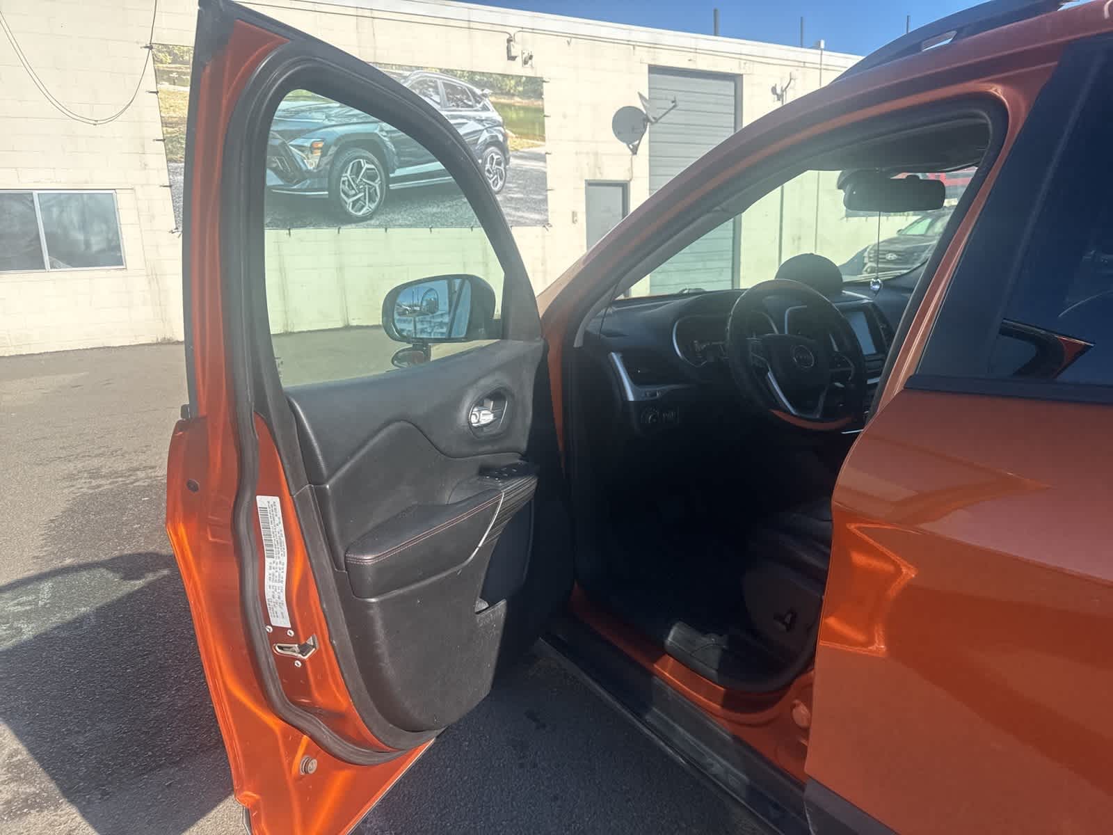 Thumbnail: 2016 Jeep Cherokee - 10