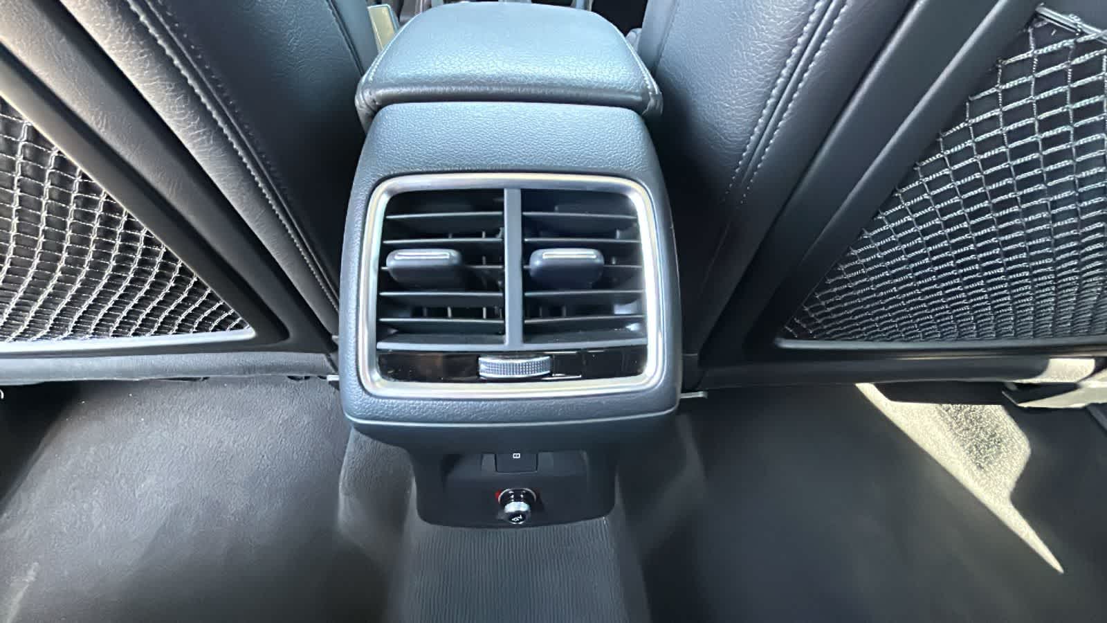 Thumbnail: 2016 Audi Q3 - 25