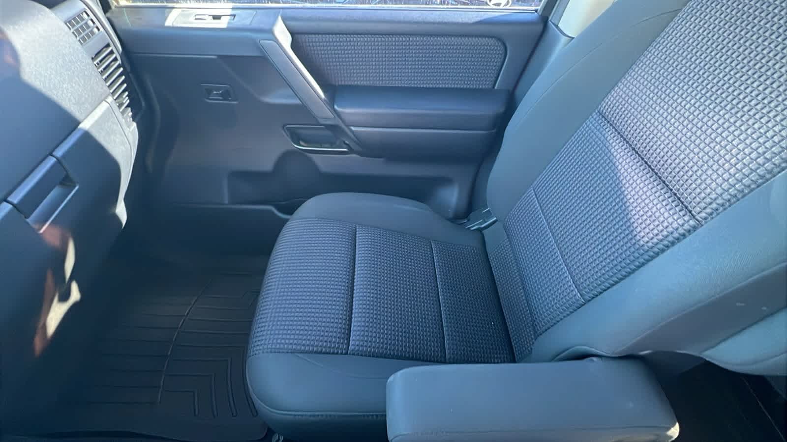 Thumbnail: 2011 Nissan Titan - 12