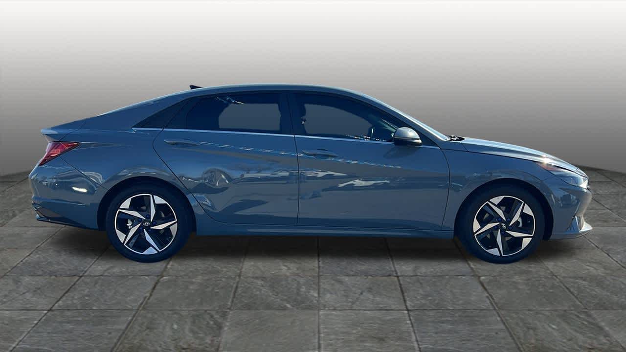Thumbnail: 2023 Hyundai Elantra - 4