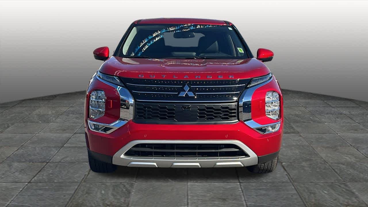 Thumbnail: 2024 Mitsubishi Outlander - 2