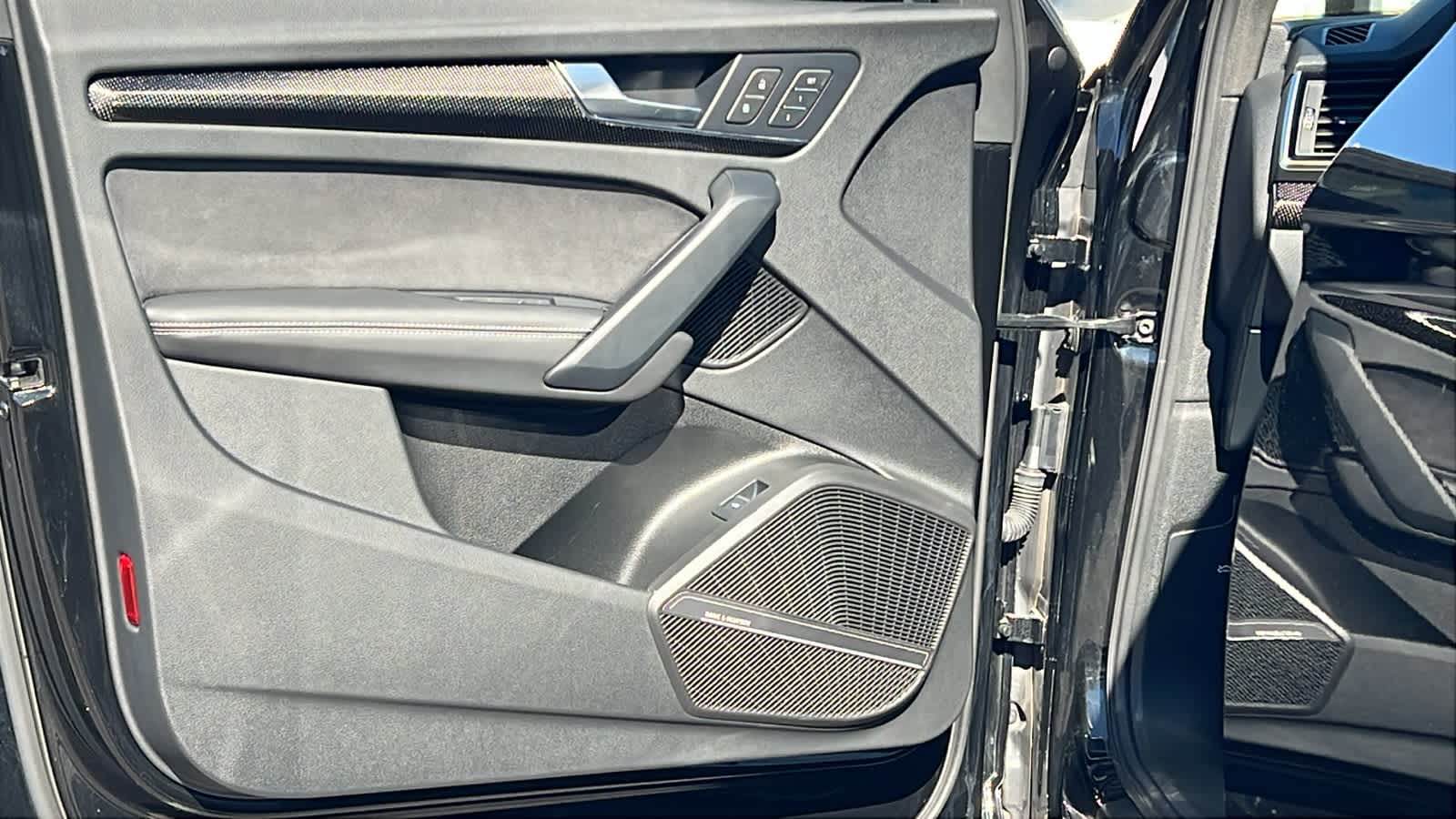 Thumbnail: 2022 Audi SQ5 - 23