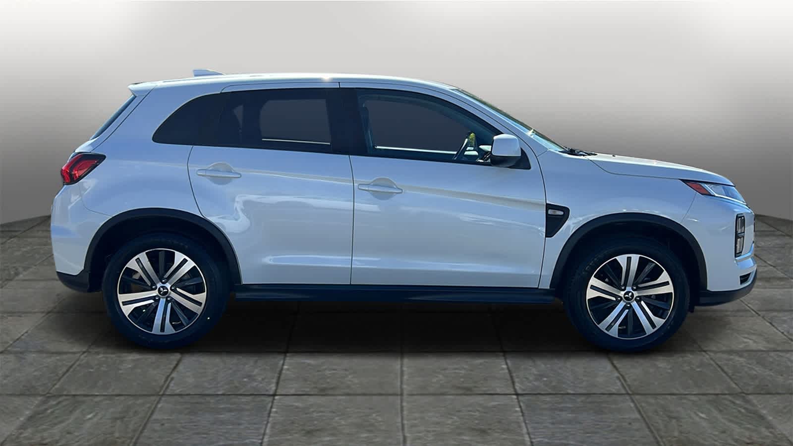 2021 Mitsubishi Outlander Sport ES 4