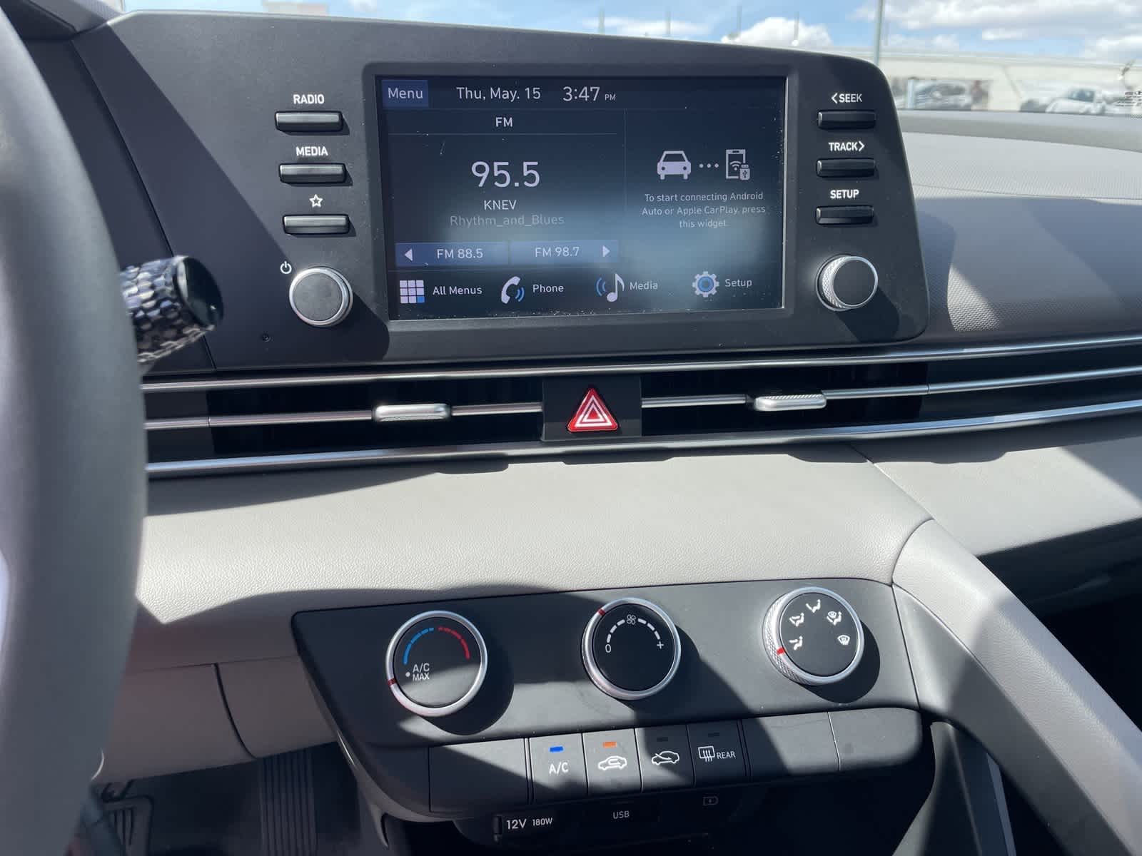2025 Hyundai Elantra SE 19
