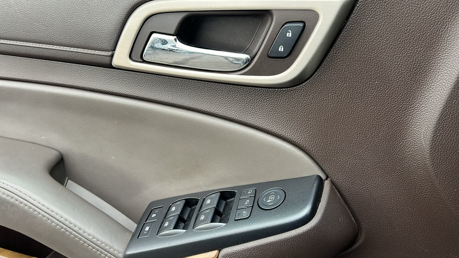 Thumbnail: 2015 GMC Yukon - 21