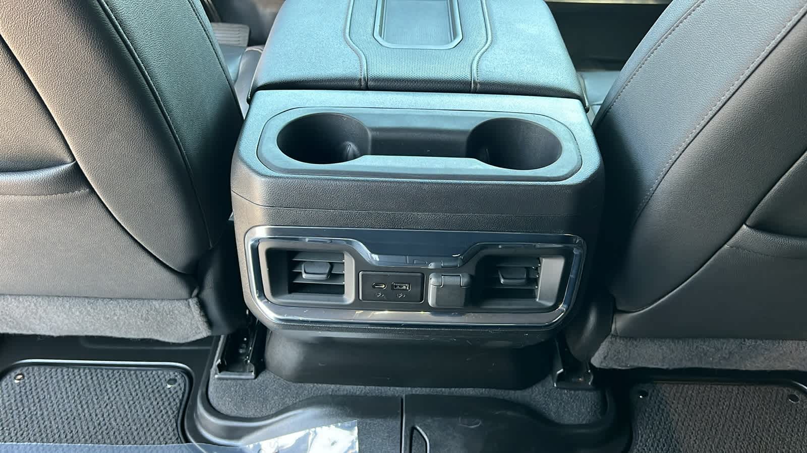 Thumbnail: 2022 GMC Sierra 2500 - 25