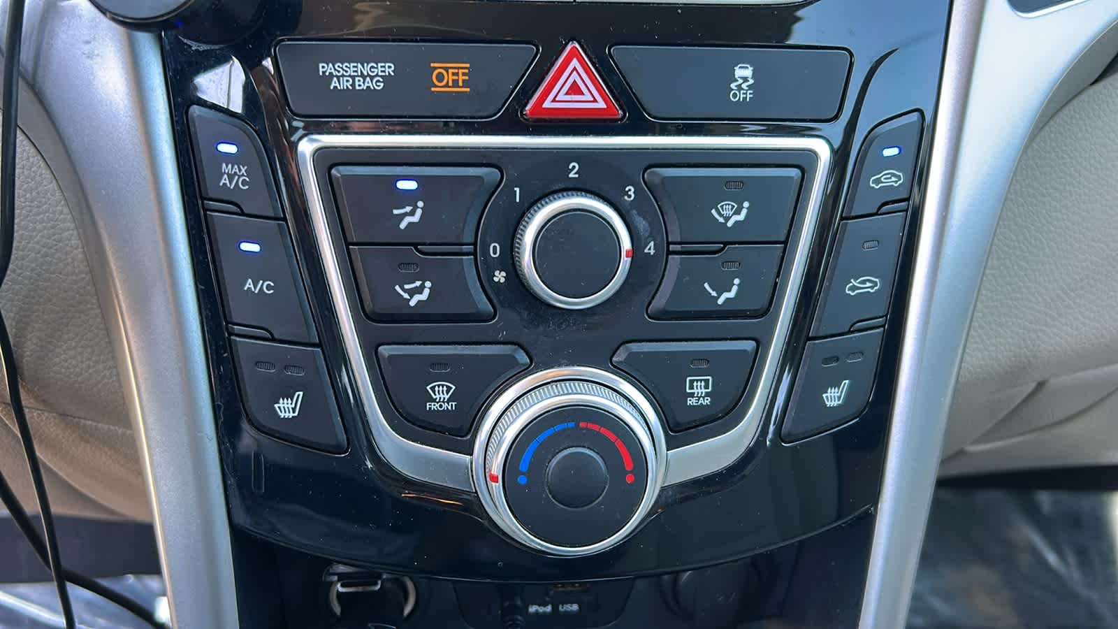 Thumbnail: 2016 Hyundai Elantra - 13