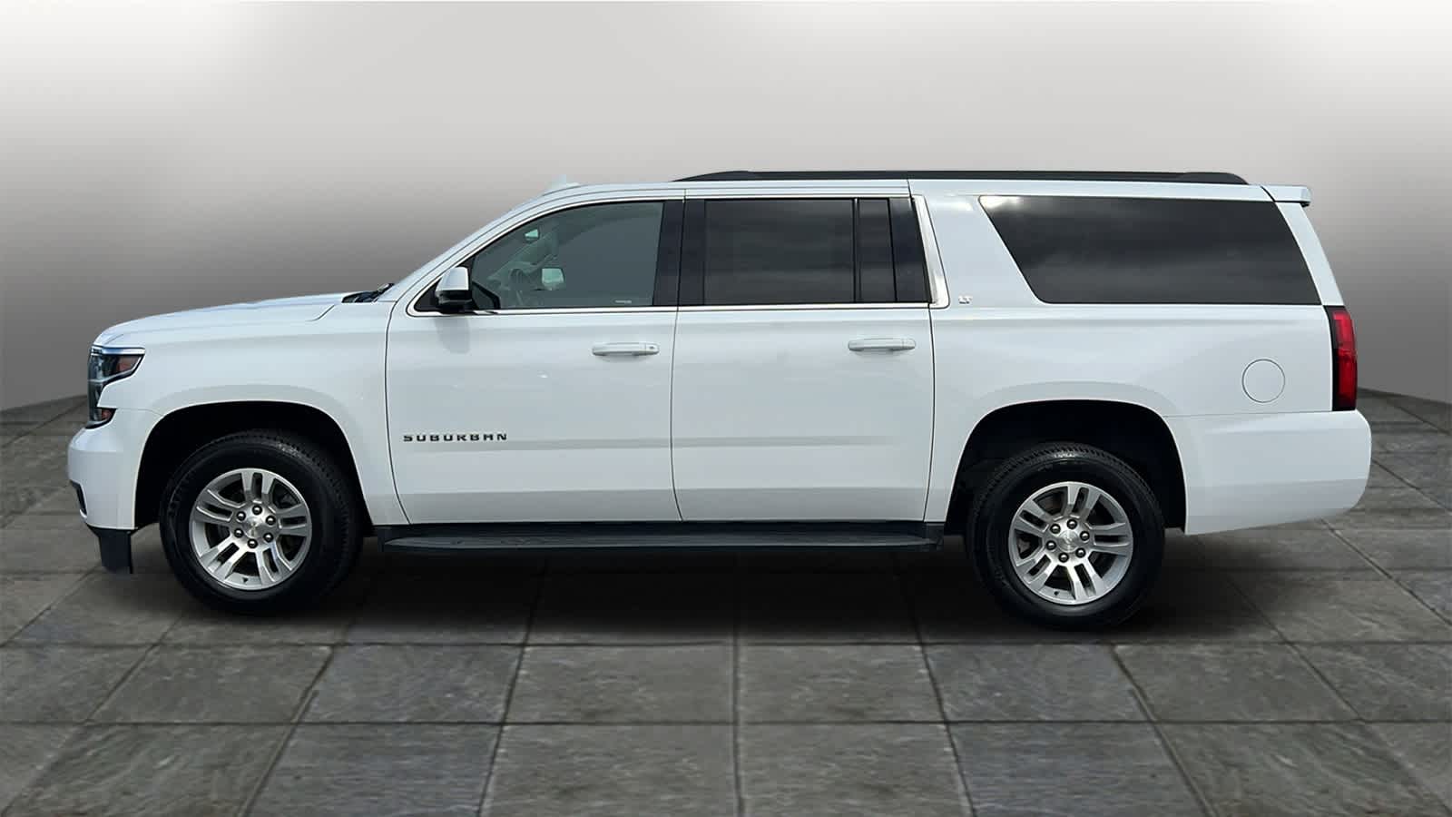 Thumbnail: 2019 Chevrolet Suburban - 8