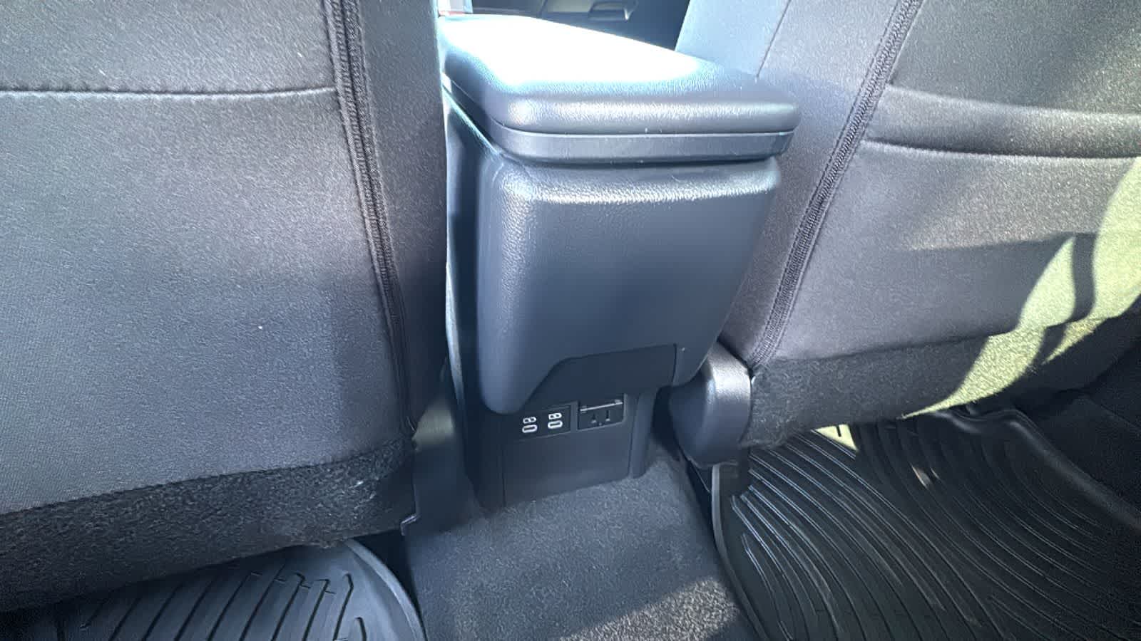 Thumbnail: 2024 Toyota Prius Prime - 25