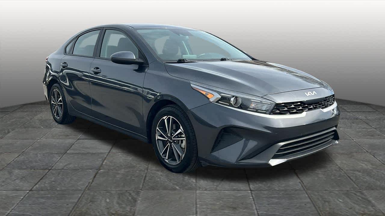 Thumbnail: 2024 Kia Forte - 3