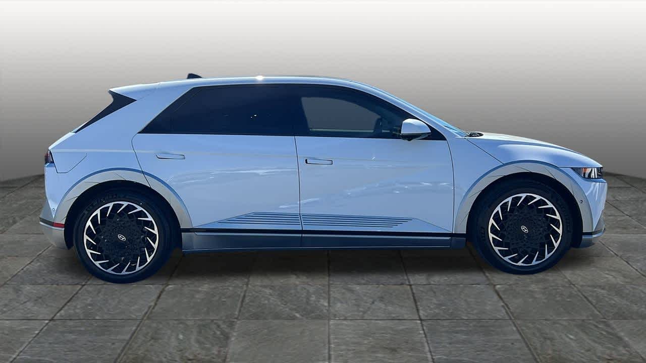 Thumbnail: 2022 Hyundai Ioniq 5 - 4