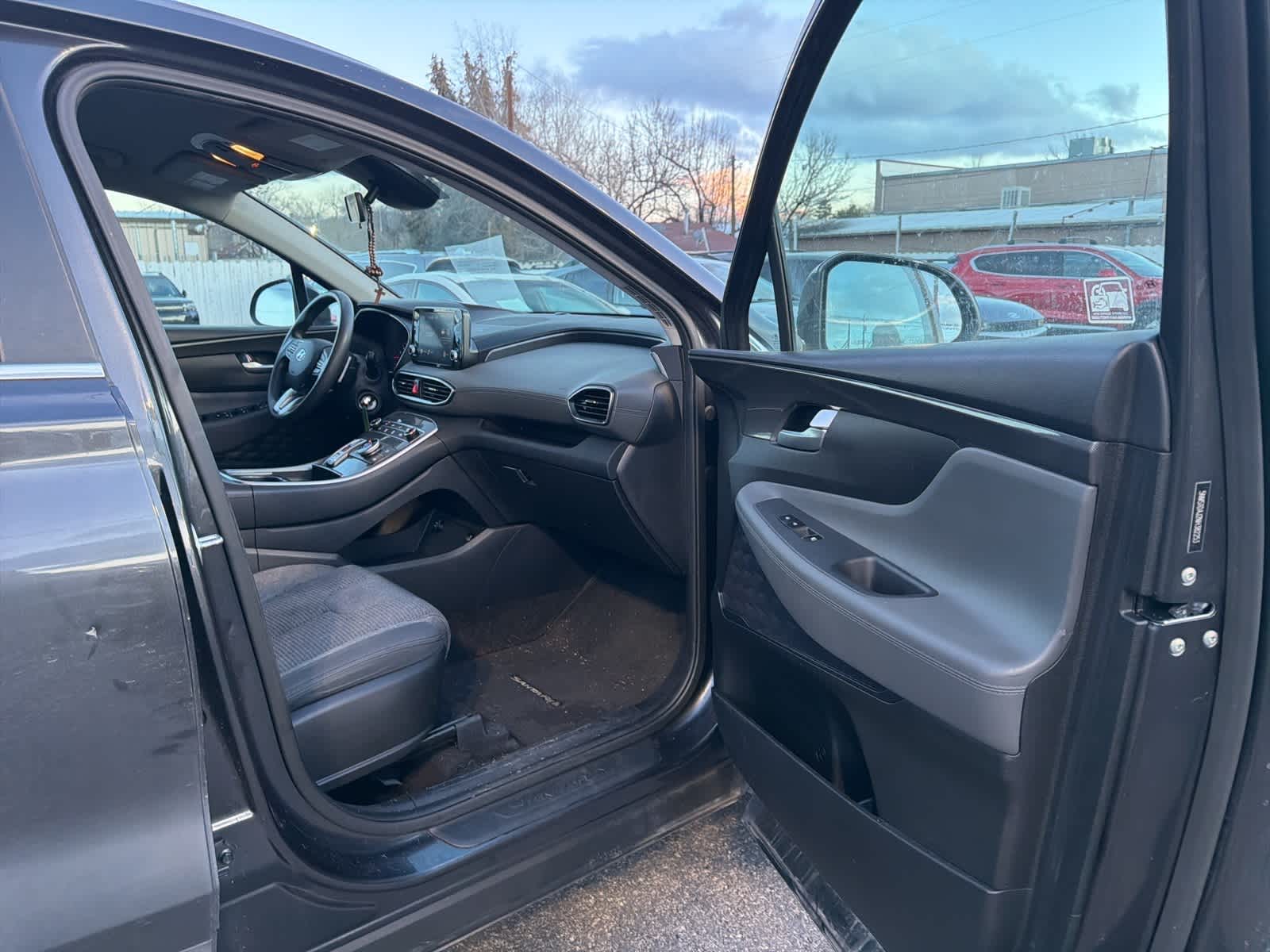 Thumbnail: 2022 Hyundai Santa Fe - 9