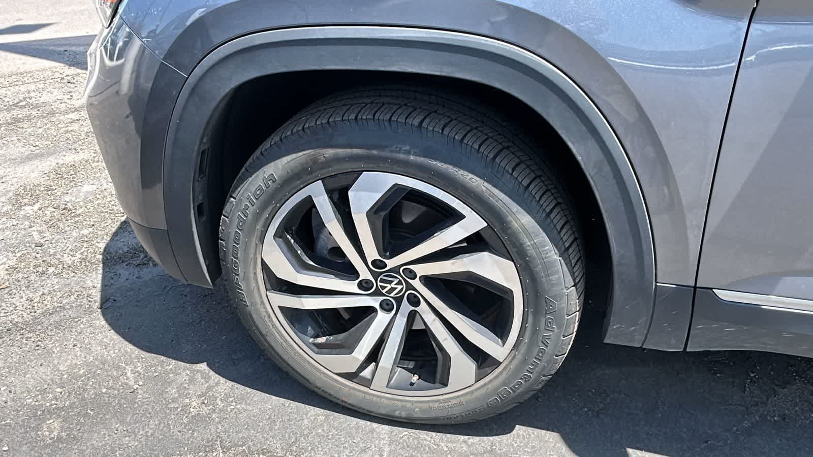 Thumbnail: 2022 Volkswagen Atlas - 4