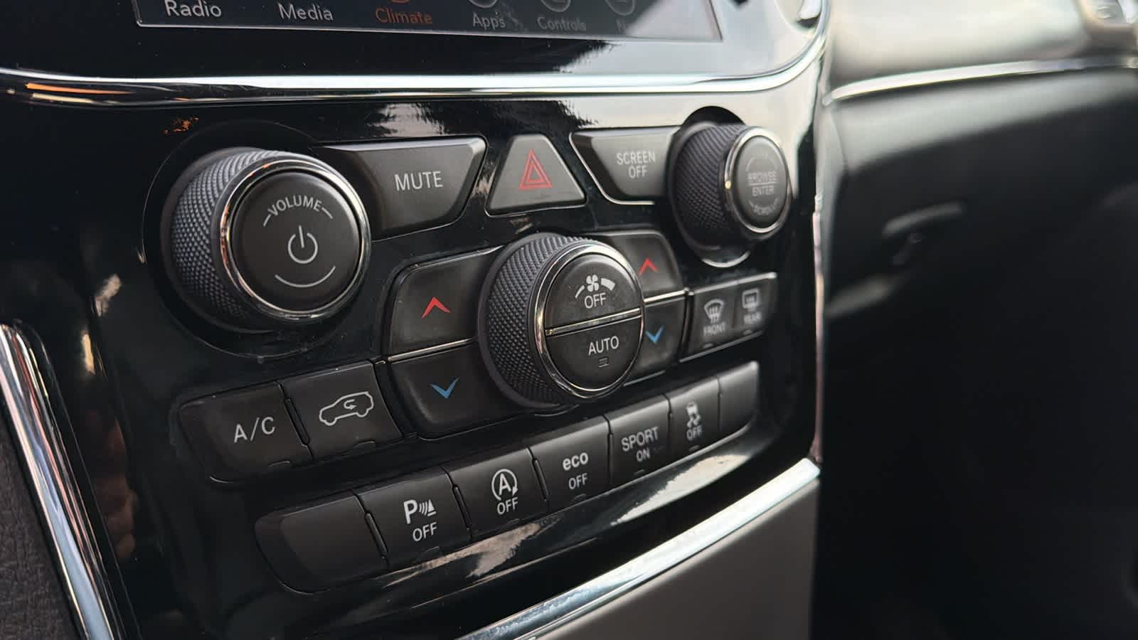 Thumbnail: 2019 Jeep Grand Cherokee - 14