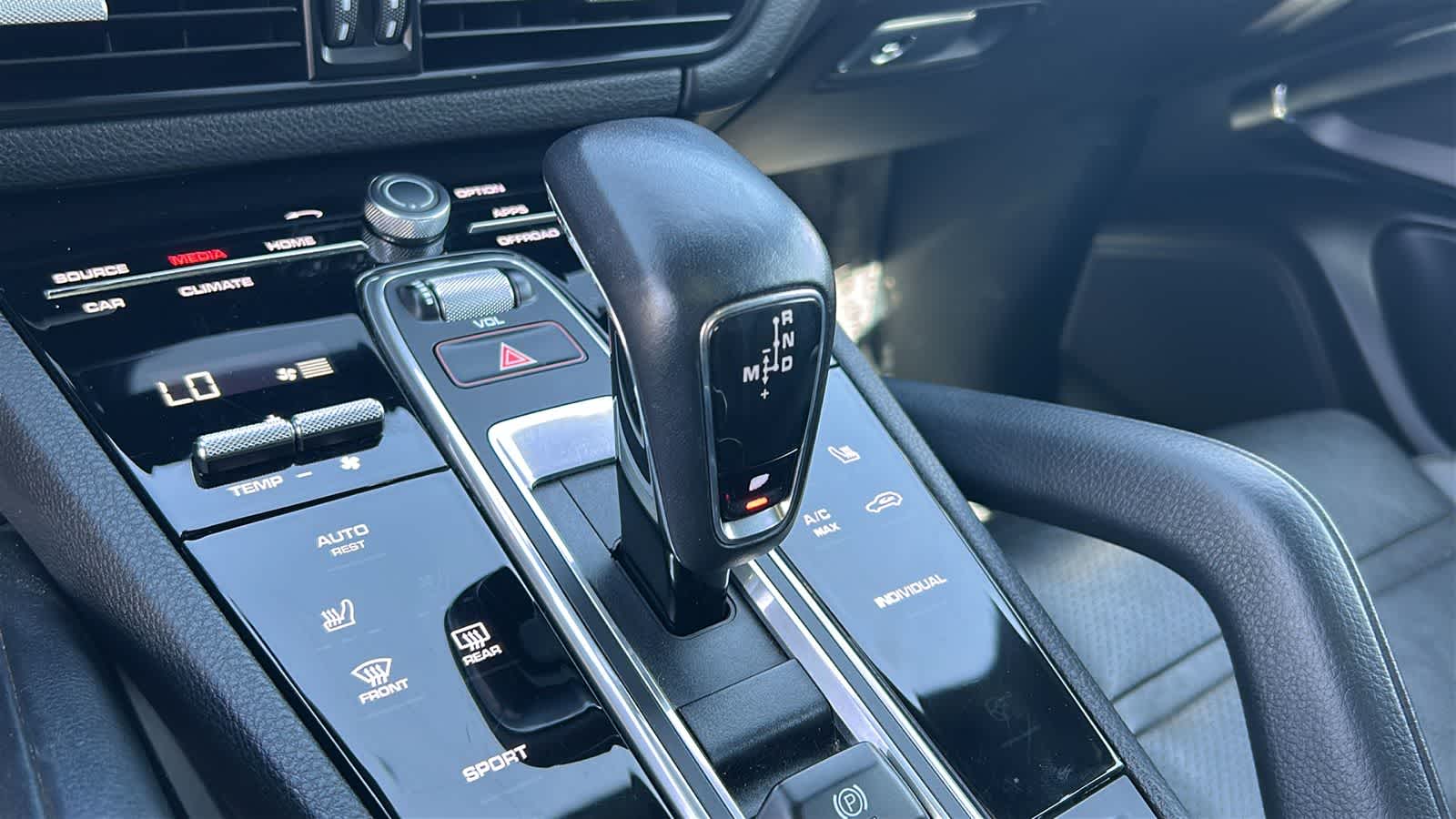 Thumbnail: 2023 Porsche Cayenne - 13