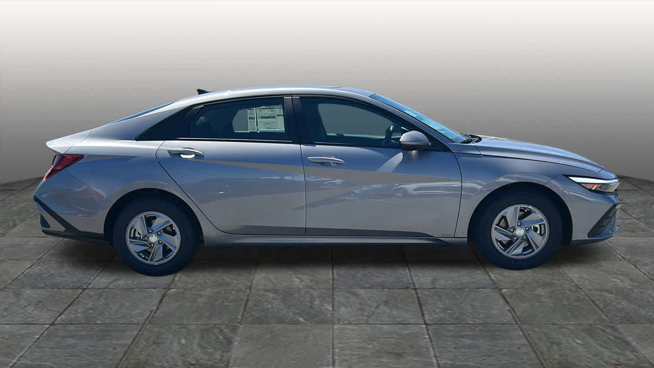 Thumbnail: 2025 Hyundai Elantra - 4