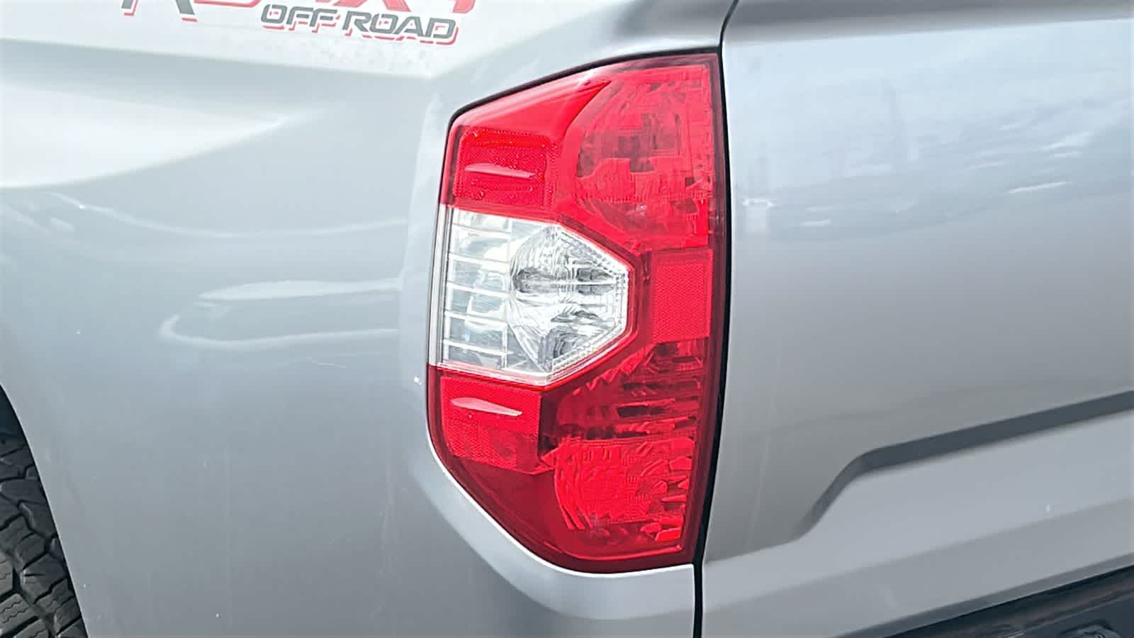 Thumbnail: 2018 Toyota Tundra - 9