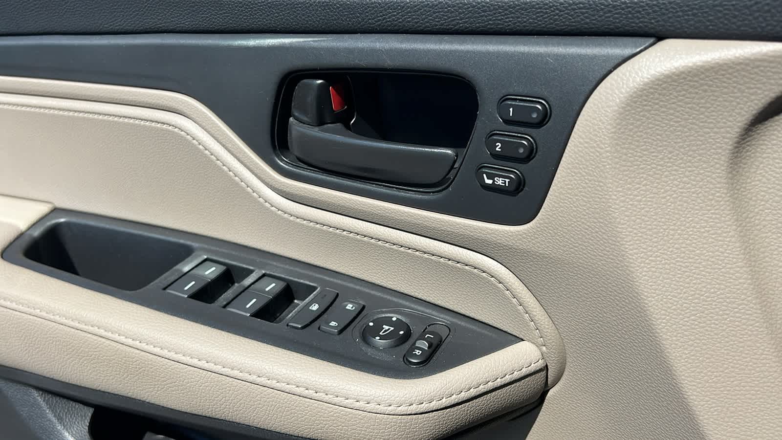 Thumbnail: 2021 Honda Odyssey - 22