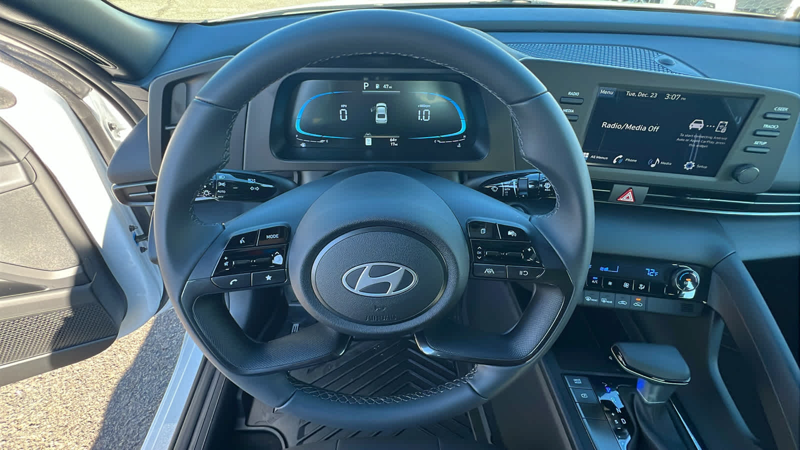 Thumbnail: 2026 Hyundai Elantra - 18