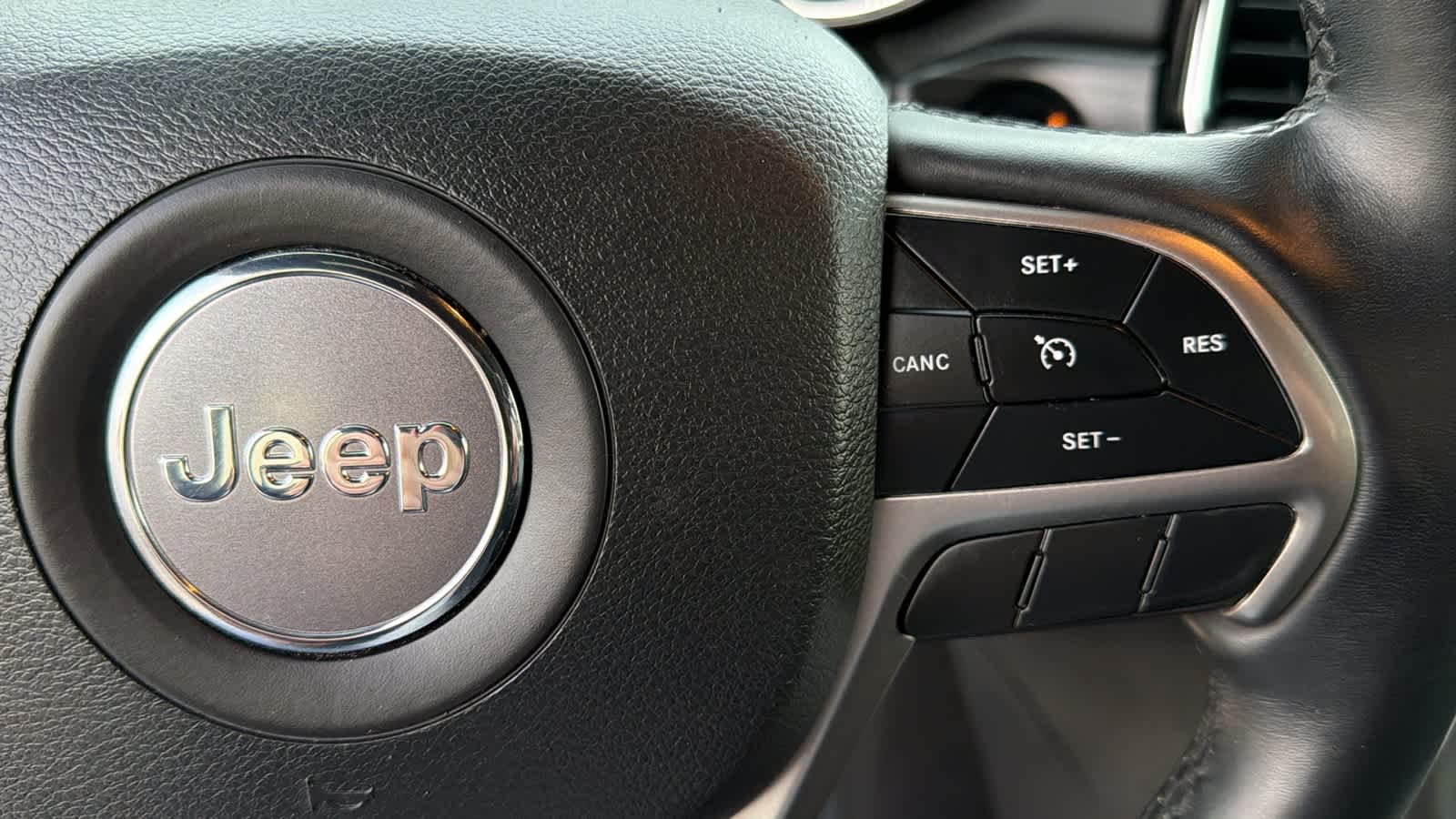 Thumbnail: 2019 Jeep Grand Cherokee - 20