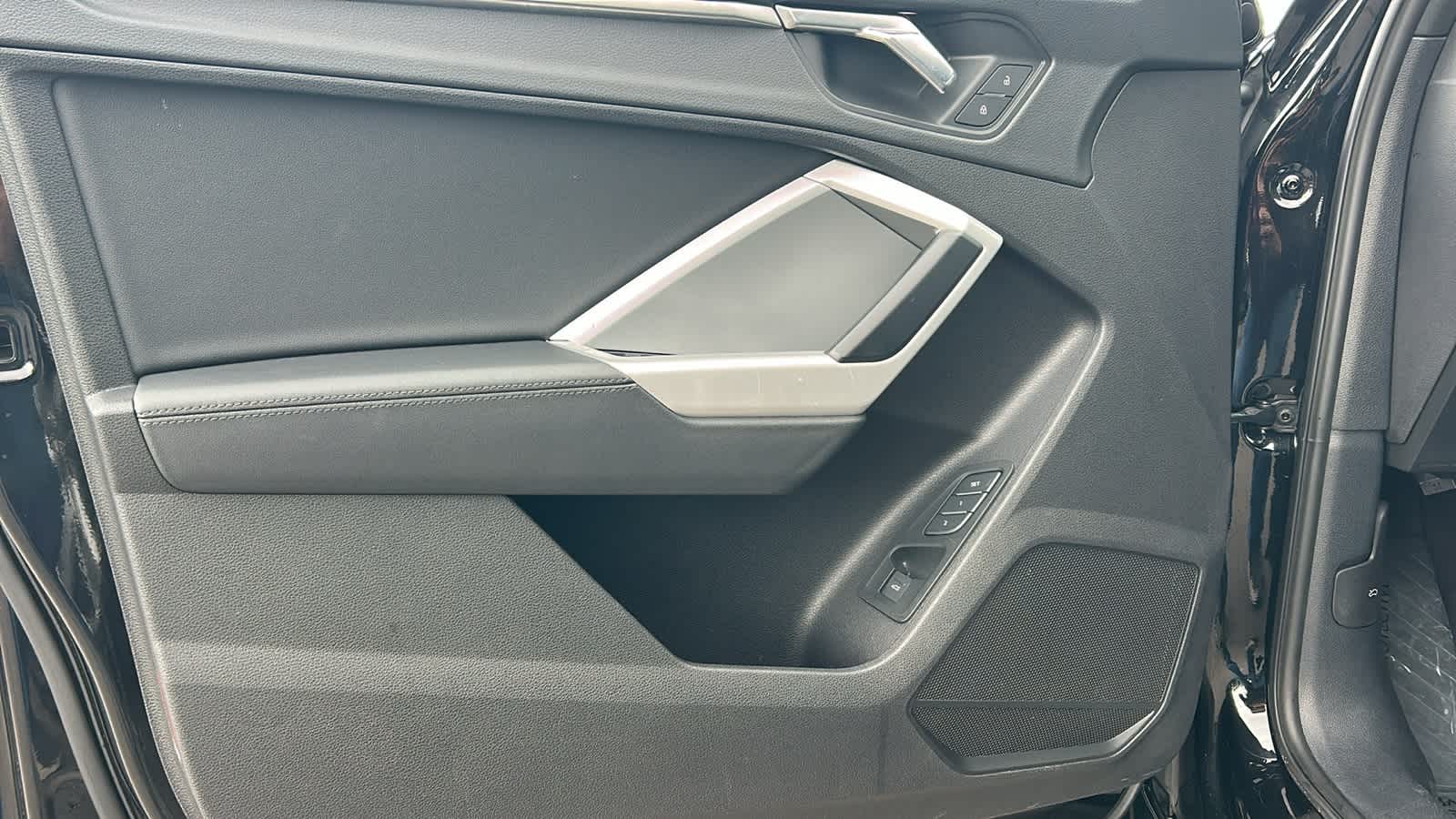 Thumbnail: 2022 Audi Q3 - 23